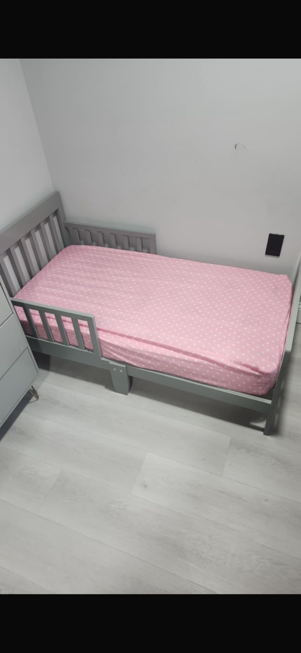Dream On Me Finn Toddler Bed, Low Floor Wooden Bed, Side Safety Bed Rails, GREENGUARD Gold & BSA Certified, Non-Toxic Paint Finish, New Zealand Pinewood, up to 50 lbs - Vintage White Oak customer photo 2