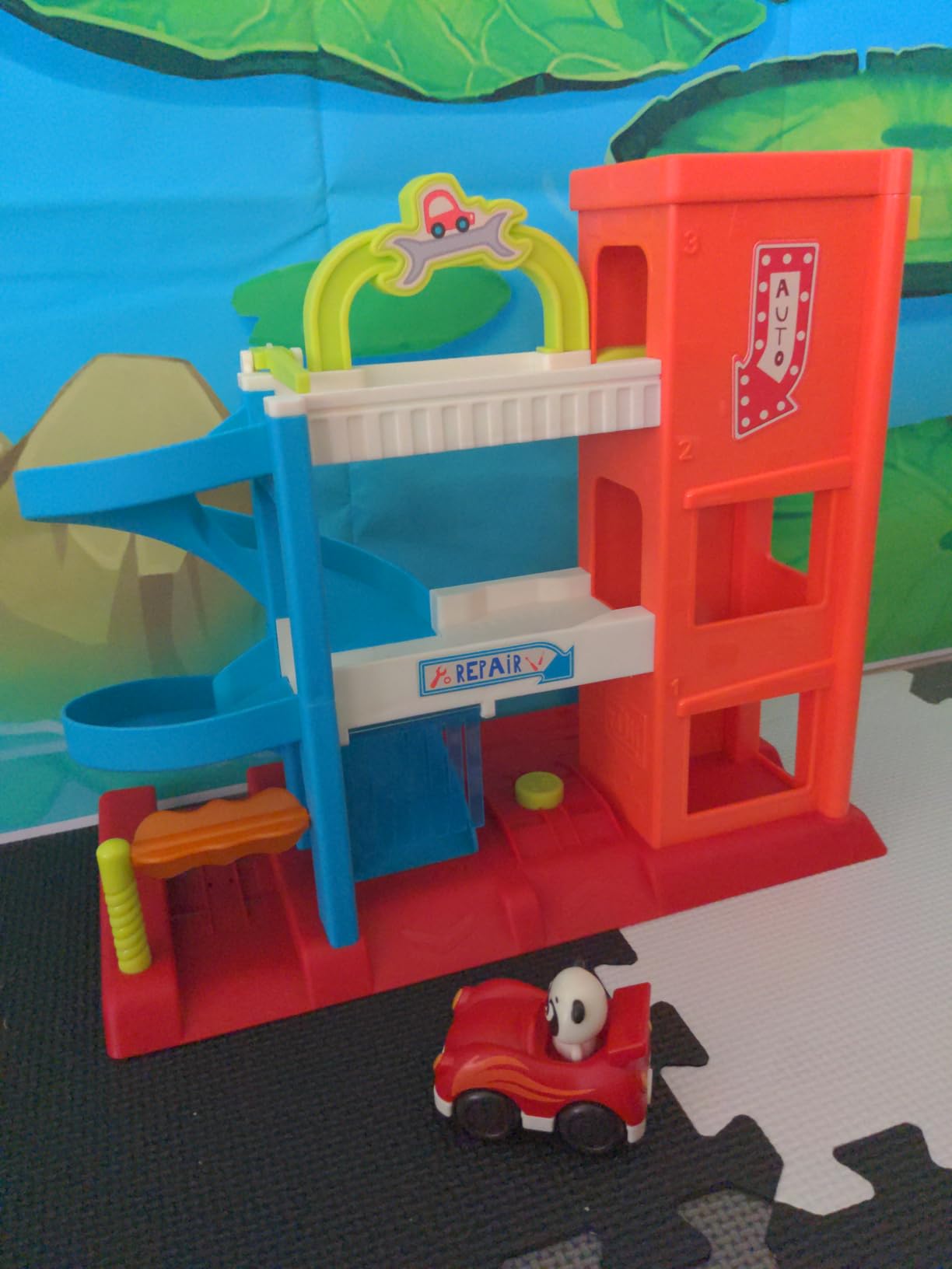 B. toys - Bingo's Garage - Vehicle Playset Car Garage with Spiral Ramp - Working Elevator with 2 Toy Cars - 3 Floor playset - 18+ Months customer photo 1