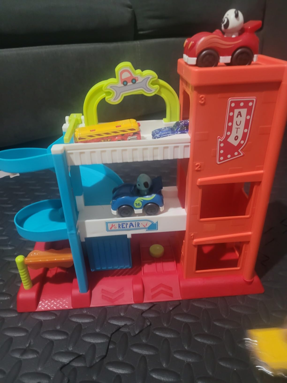 B. toys - Bingo's Garage - Vehicle Playset Car Garage with Spiral Ramp - Working Elevator with 2 Toy Cars - 3 Floor playset - 18+ Months customer photo 2