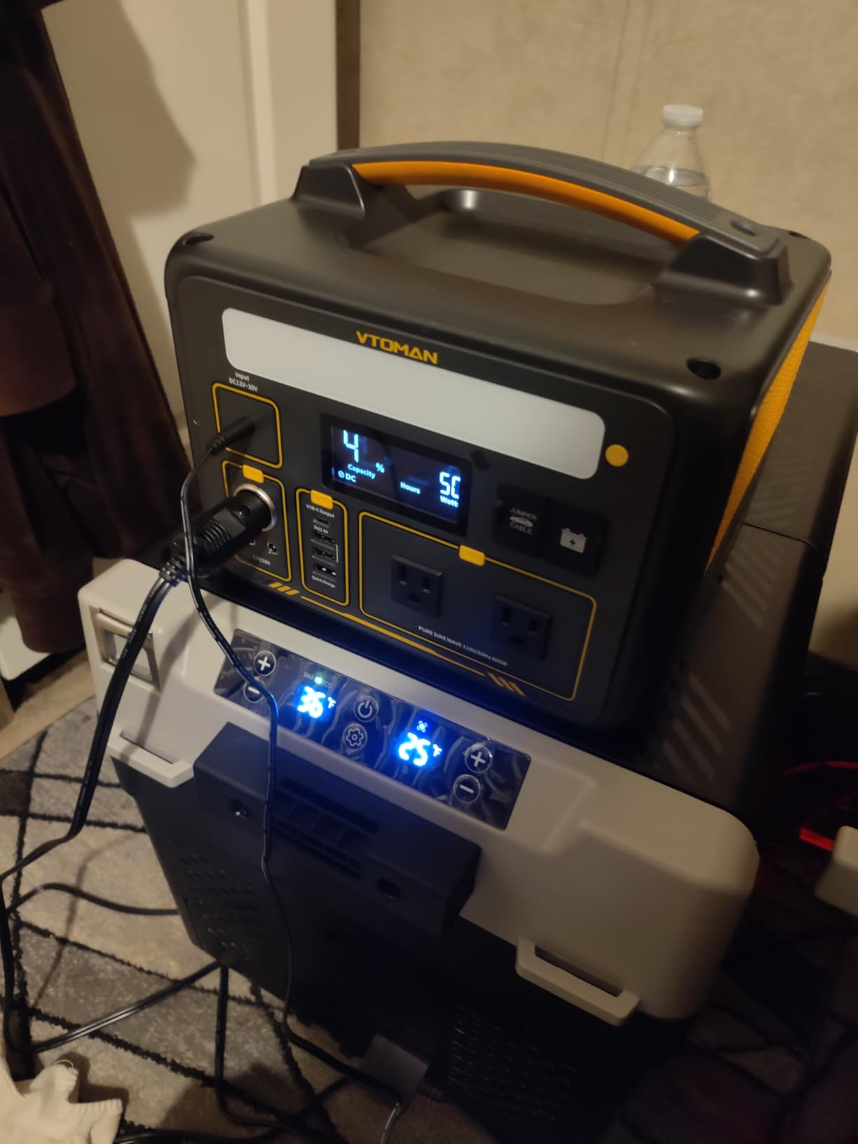 VTOMAN Jump 600X Portable Power Station 600W, 299Wh Solar Generator LiFePO4 Battery Power Station with Jump Start for Car, 1200W AC Outlet, PD 60W USB-C, 3x Regulated 12V/10A DC for Camping, RV Travel customer photo 2