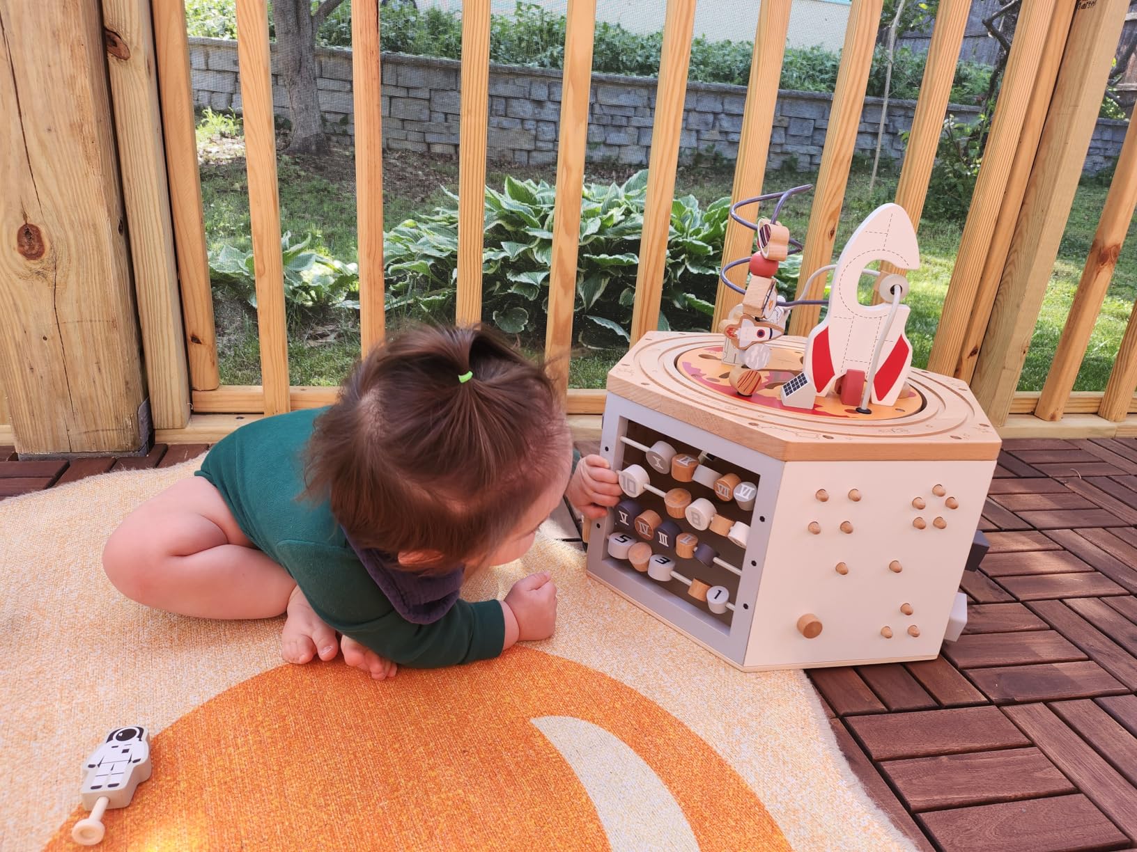 EverEarth Wooden Activity Cube with Bead Maze, Space Activity Cube for Toddlers 1-3 Girls Boys Multi Play Educational Learning Montessori Cube Toddler Toy Wood Shape Color Sorter - FSC Certified customer photo 1