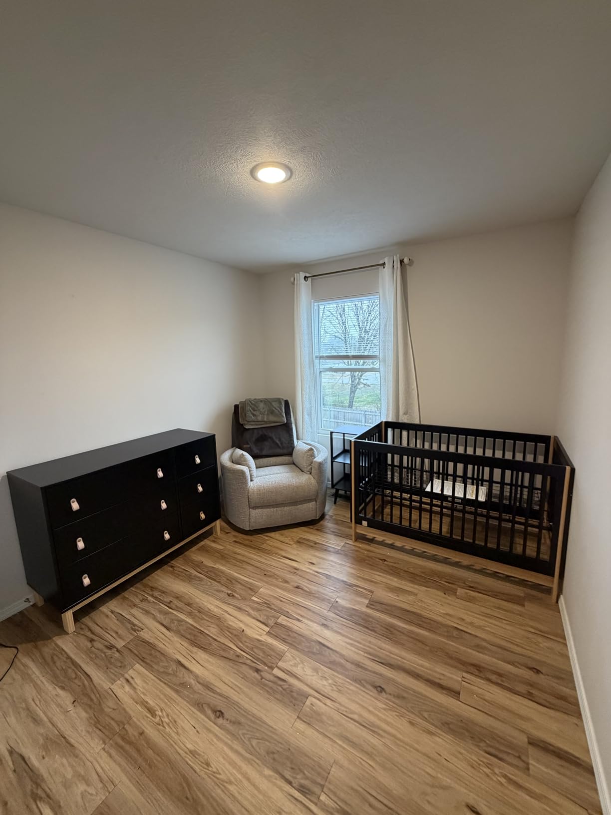 GAP babyGap Tate 4-in-1 Convertible Crib - Greenguard Gold Certified, Bianca White/Natural customer photo 1