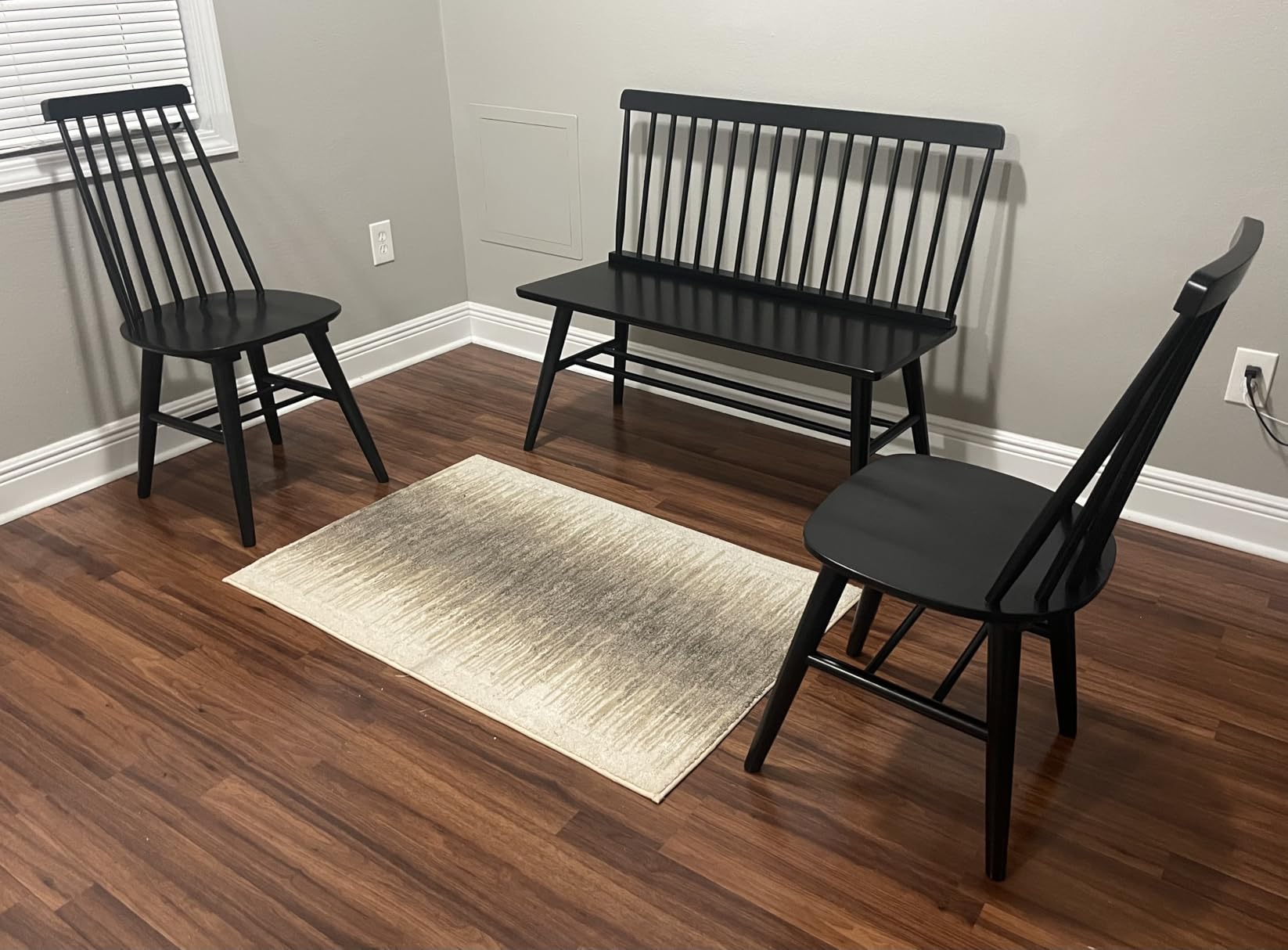 DUHOME Entryway Bench, Black Dining Bench with Spindle Back Farmhouse Wood Windsor Bench for Foyer Balcony Living Room, Black customer photo 1