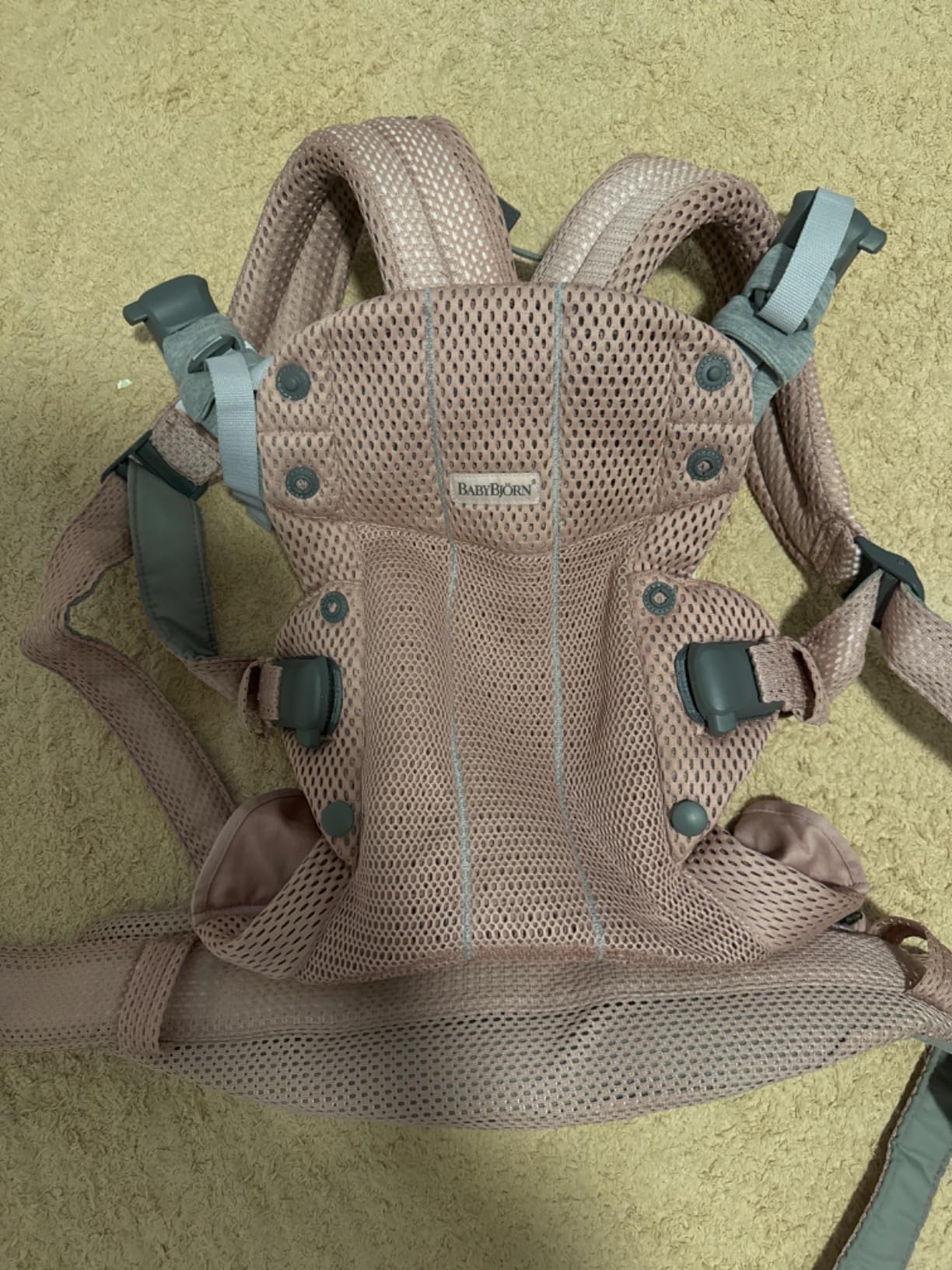BabyBjorn Baby Carrier Harmony, Cream, 3D Mesh, 3-in-1 Ergonomic Baby Carrier; Newborn, Facing-in, Outward-Facing, and Back Carrying Positions Supported (7-40 lbs), Newborn to Toddler customer photo 2