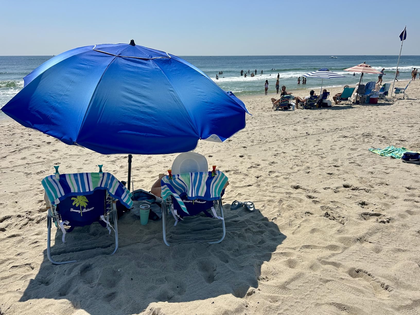 Duerer 8.5FT Beach Umbrella for Sand with Anchor, Heavy Duty Windproof, Height Adjustable Tilt, Iron Pole, Portable with Carrying Bag for Beach, Patio, Garden Outdoor customer photo 2
