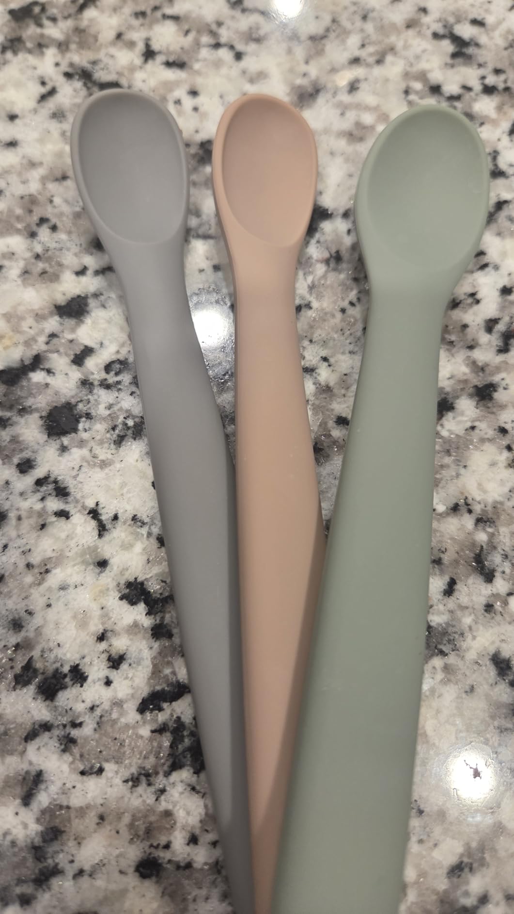 Moonkie Silicone Baby Spoons Set of 4, Toddler Spoons for Self Feeding 6 Months, Two Sizes Feeding Spoons for First Stage 4+ Months, Infant, Baby Utensils with Case, Bendable, Chewproof & Boil-proof customer photo 2