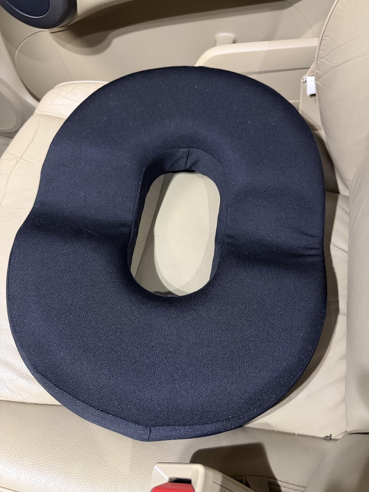 BlissTrends Donut Pillow Seat Cushion, Donut Chair Cushions for Postpartum Pregnancy & Hemorrhoids, Tailbone Pain Relief Cushion, Memory Foam Lifting Cushions for Office & Home Chairs (Black) customer photo 1
