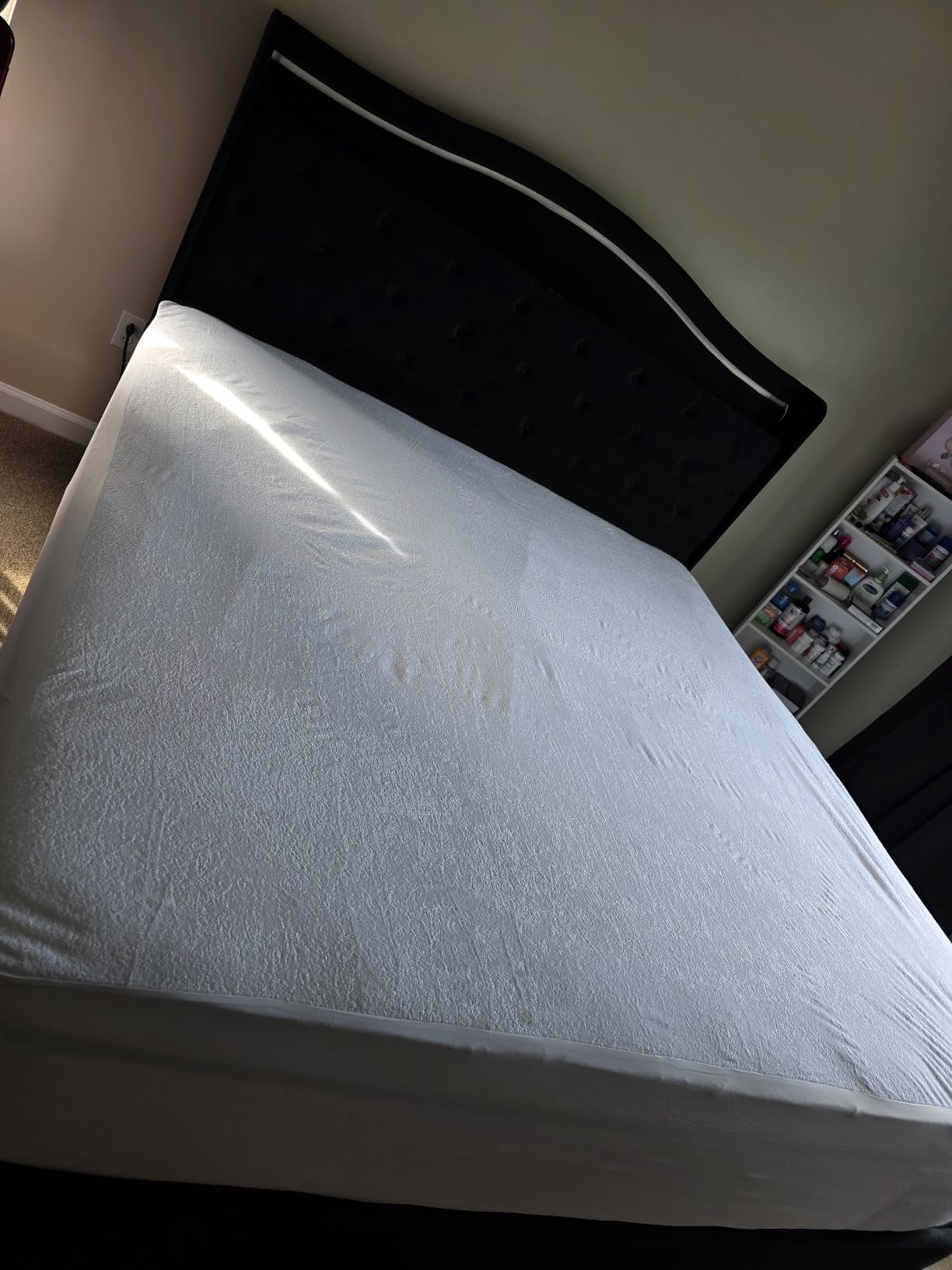 SafeRest Waterproof Crib Size Mattress Protector - Fitted with Stretchable Pockets - Machine Washable Cotton Blend Mattress Cover for Bed customer photo 2