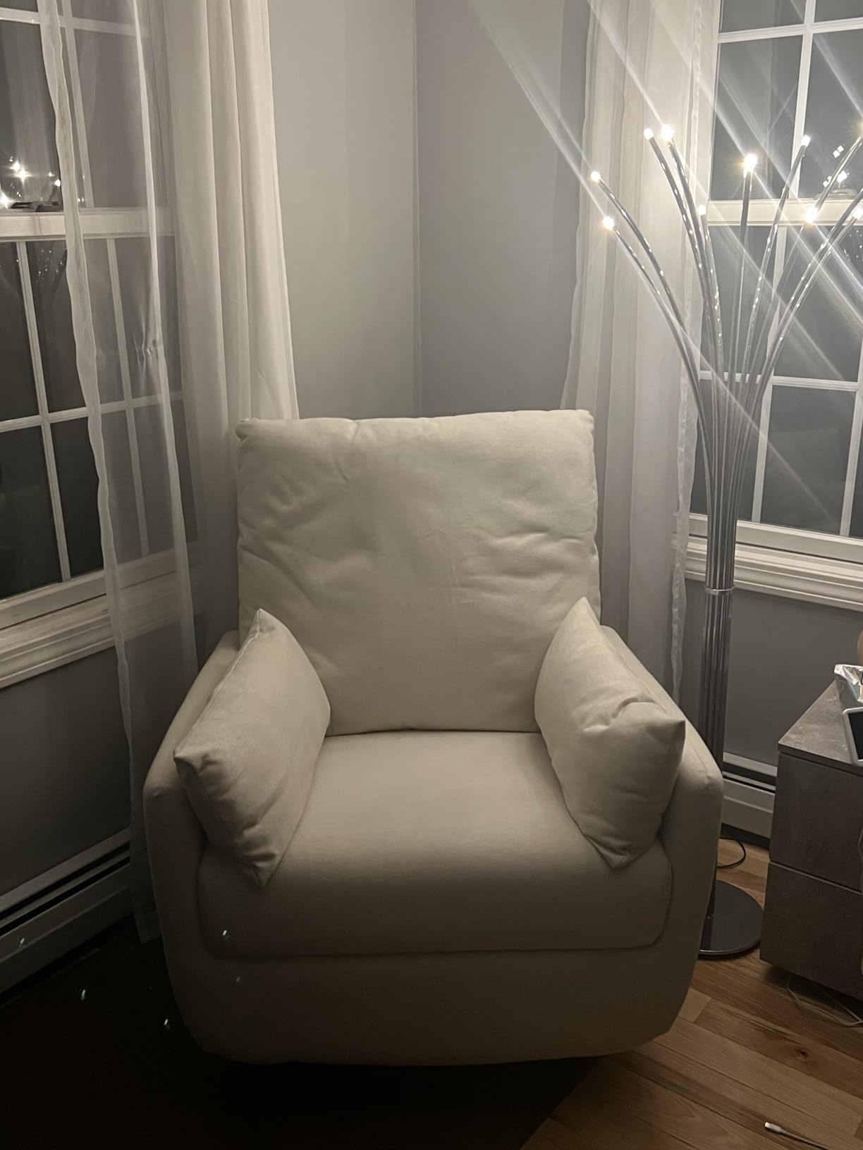 Davinci Juno Swivel Glider in Vanilla, Greenguard Gold & CertiPUR-US Certified customer photo 1