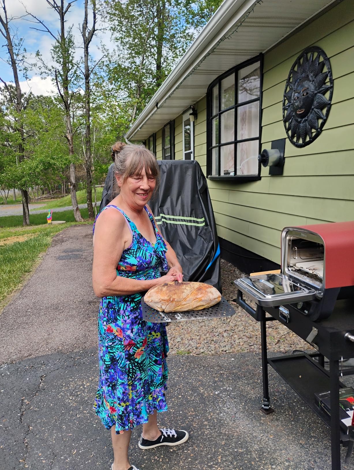 Ninja Woodfire Outdoor Pizza Oven, 8-in-1 Portable Electric Roaster Oven, Heats up to 700°F, 5 Artisan Pizza Settings, Integrated BBQ Smoker Box, Includes Flavored Wood Pellets, Terracotta Red customer photo 1