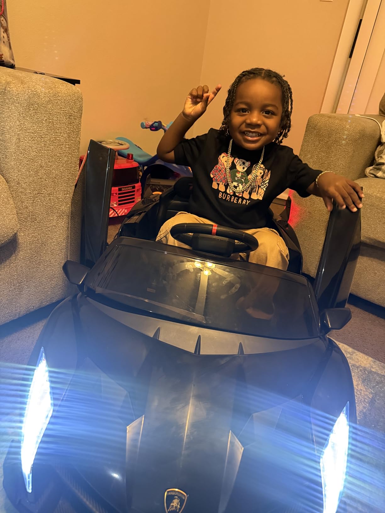 Winado 12V Ride on Car, Electric Vehicle Licensed Lamborghini Veneno for Kids, Battery Powered Car Toy w/Parent Control, Hydraulic Doors, 3 Speeds, LED Headlights, Horn, Engine Sounds - Black customer photo 2
