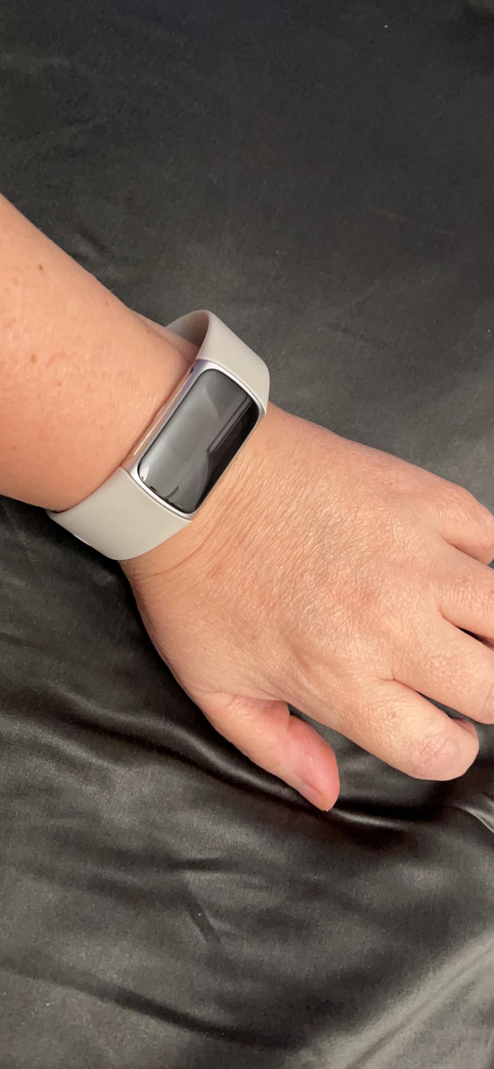 Fitbit Charge 6 Fitness Tracker with Google apps, Heart Rate on Exercise Equipment, 6-Months Premium Membership Included, GPS, Health Tools and More, Porcelain/Silver, One Size (S & L Bands Included) customer photo 2