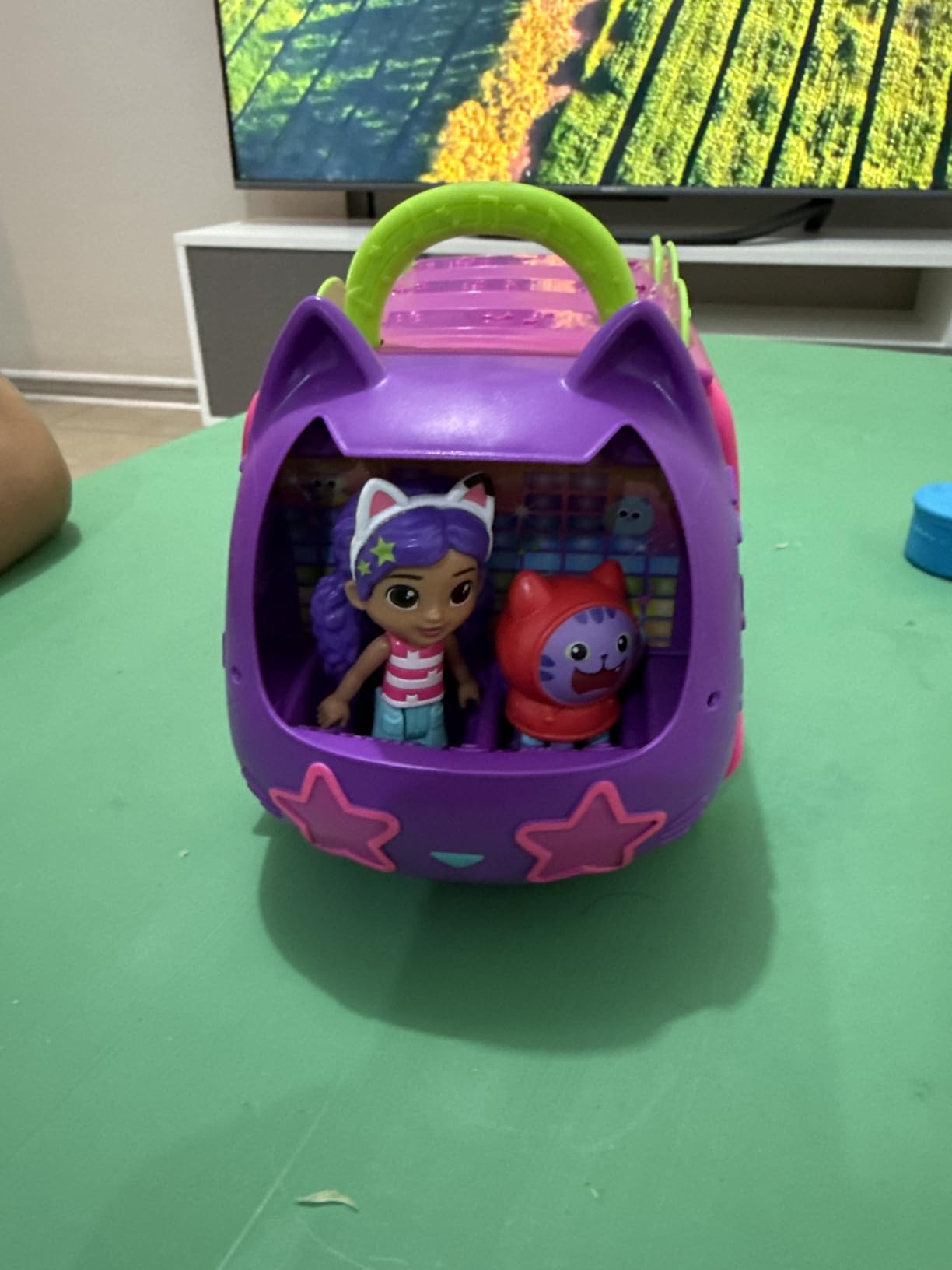 DreamWorks GABBY'S Dollhouse Celebration Party Bus, Transforming Playset with Gabby & DJ Catnip Toy Figures & Dollhouse Accessories, Kids Toys for Ages 3 and Up customer photo 1