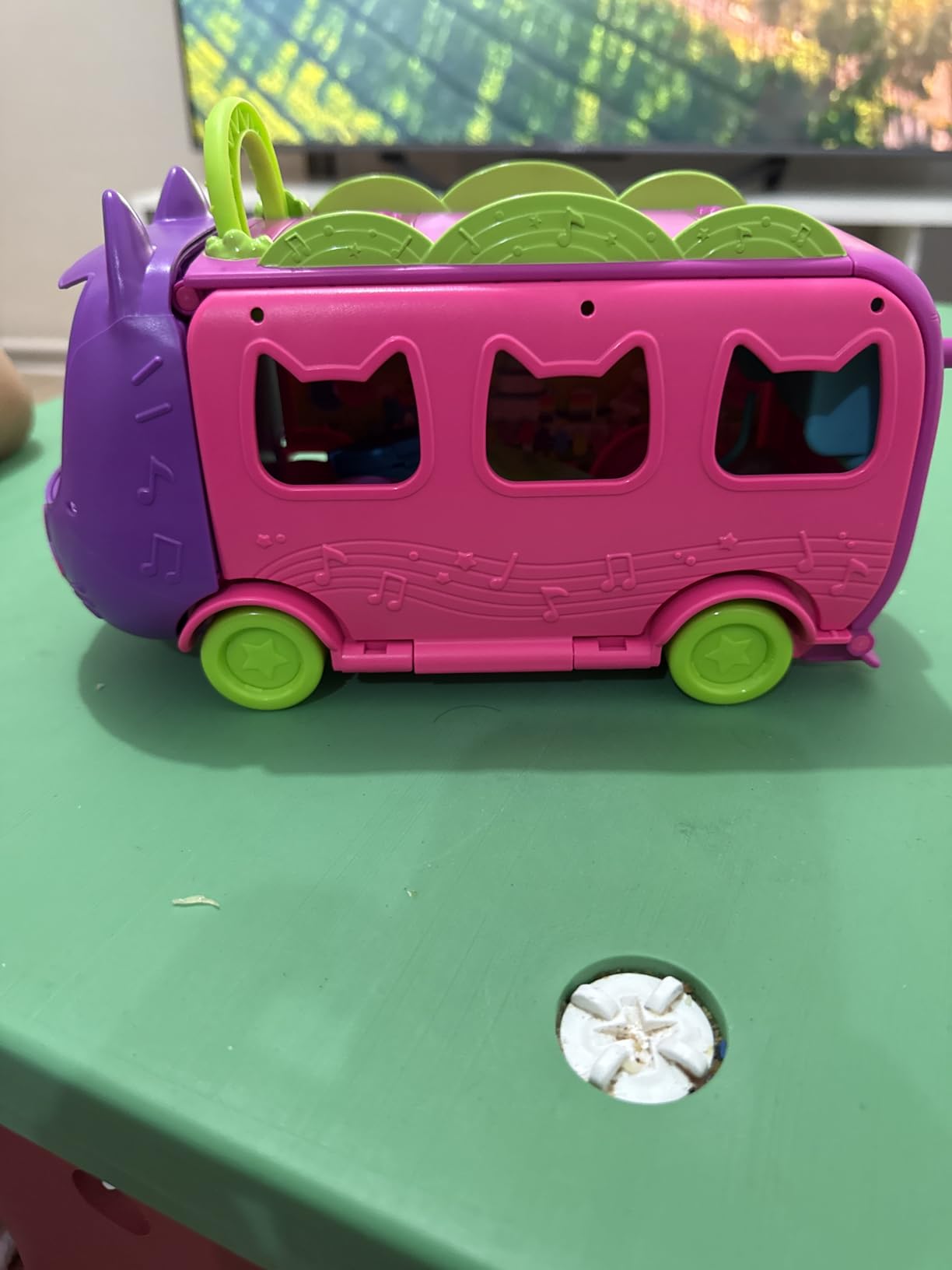 DreamWorks GABBY'S Dollhouse Celebration Party Bus, Transforming Playset with Gabby & DJ Catnip Toy Figures & Dollhouse Accessories, Kids Toys for Ages 3 and Up customer photo 2