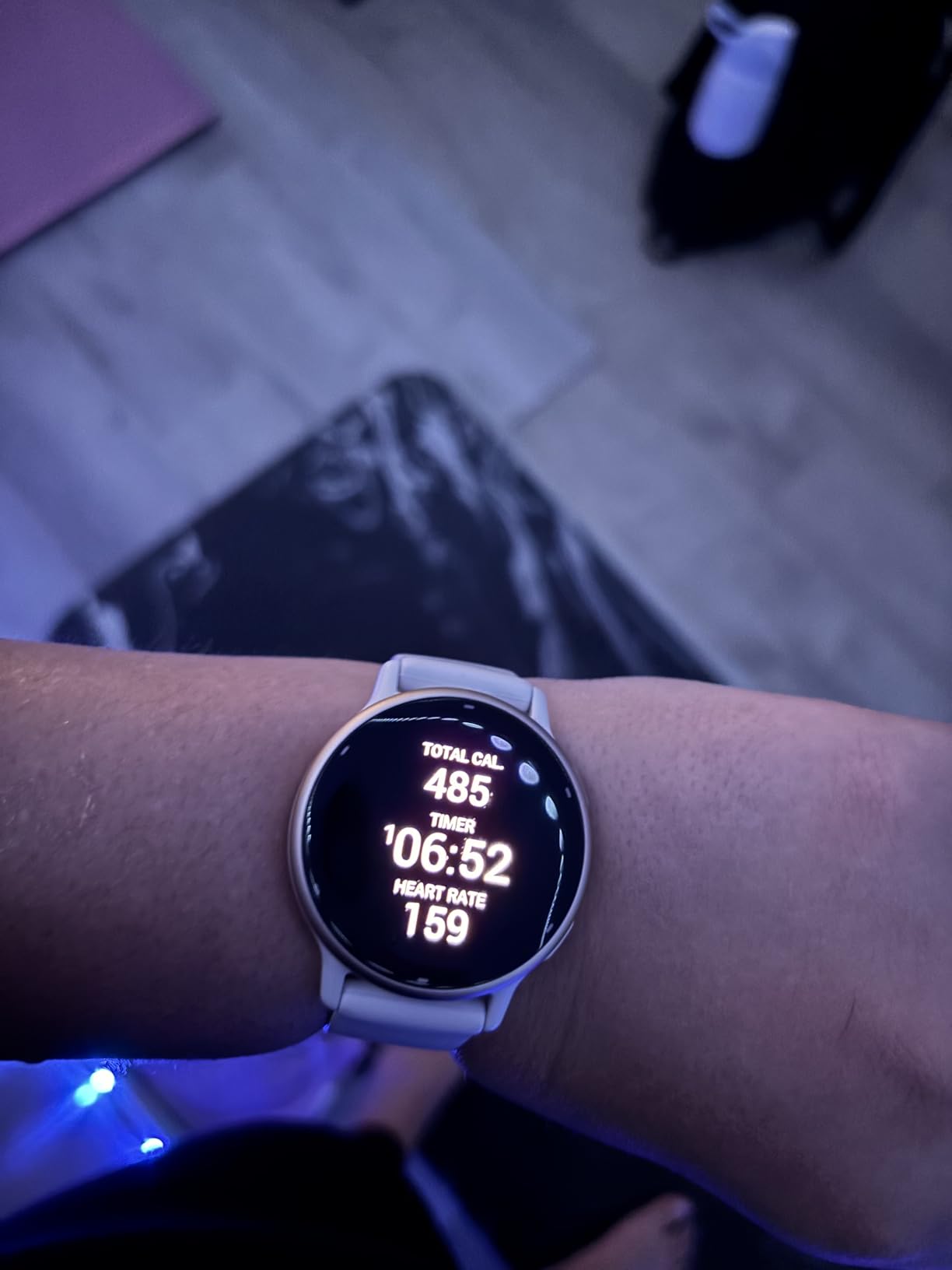 Garmin vivoactive 5, Health and Fitness GPS Smartwatch, AMOLED Display, Up to 11 Days of Battery, Ivory customer photo 2