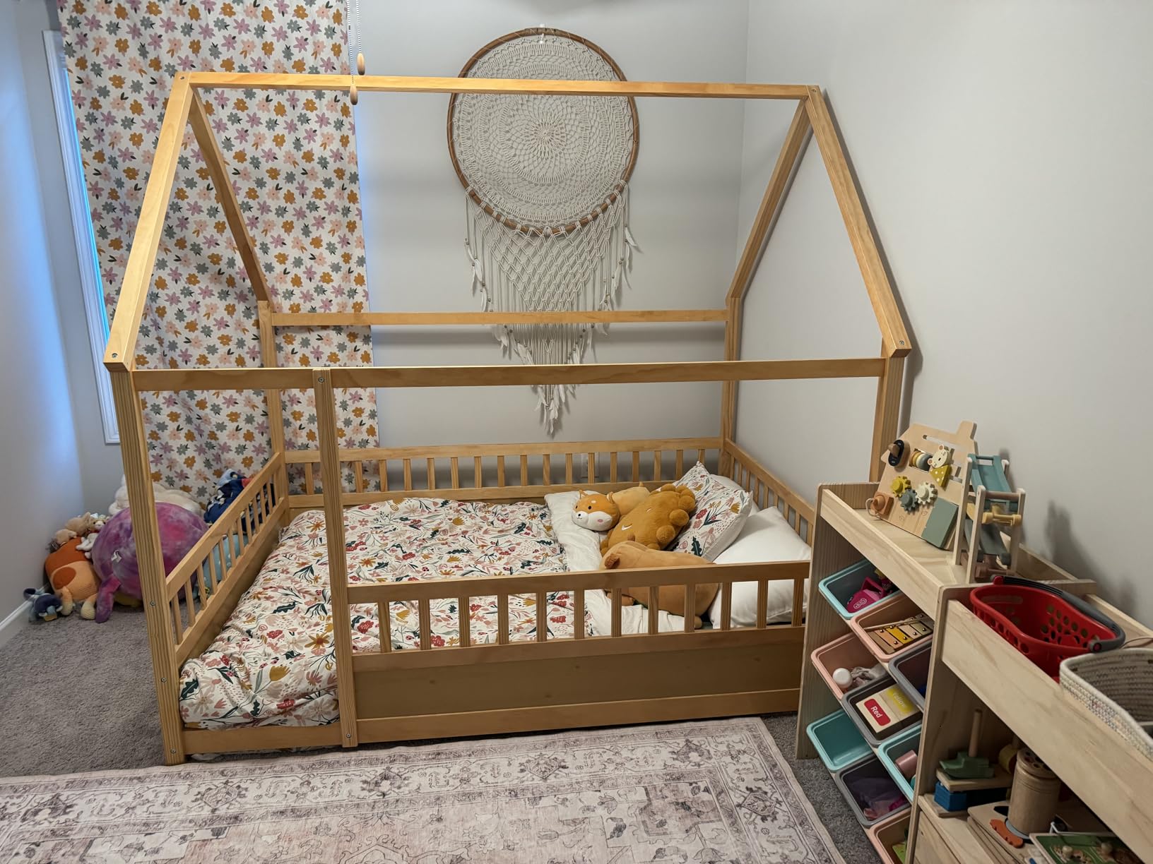 Bellemave Twin Size House Floor Bed, Wooden Montessori Bed with Fence and Roof for Kids, Twin Bed Frame for Boys, Girls (Twin, White) customer photo 1