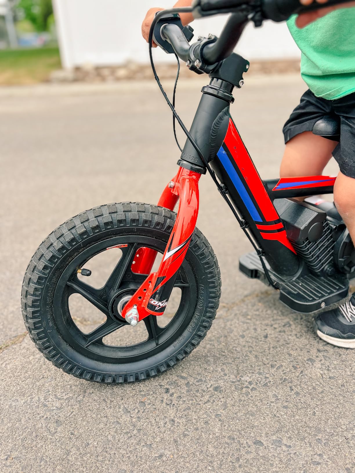 AIII Lightweight Electric Motorcycle for Kids, 150W Up to 10MPH, 24V Detachable Battery, Dual Brakes Electric Balance Bike for Ages 3-6 customer photo 2