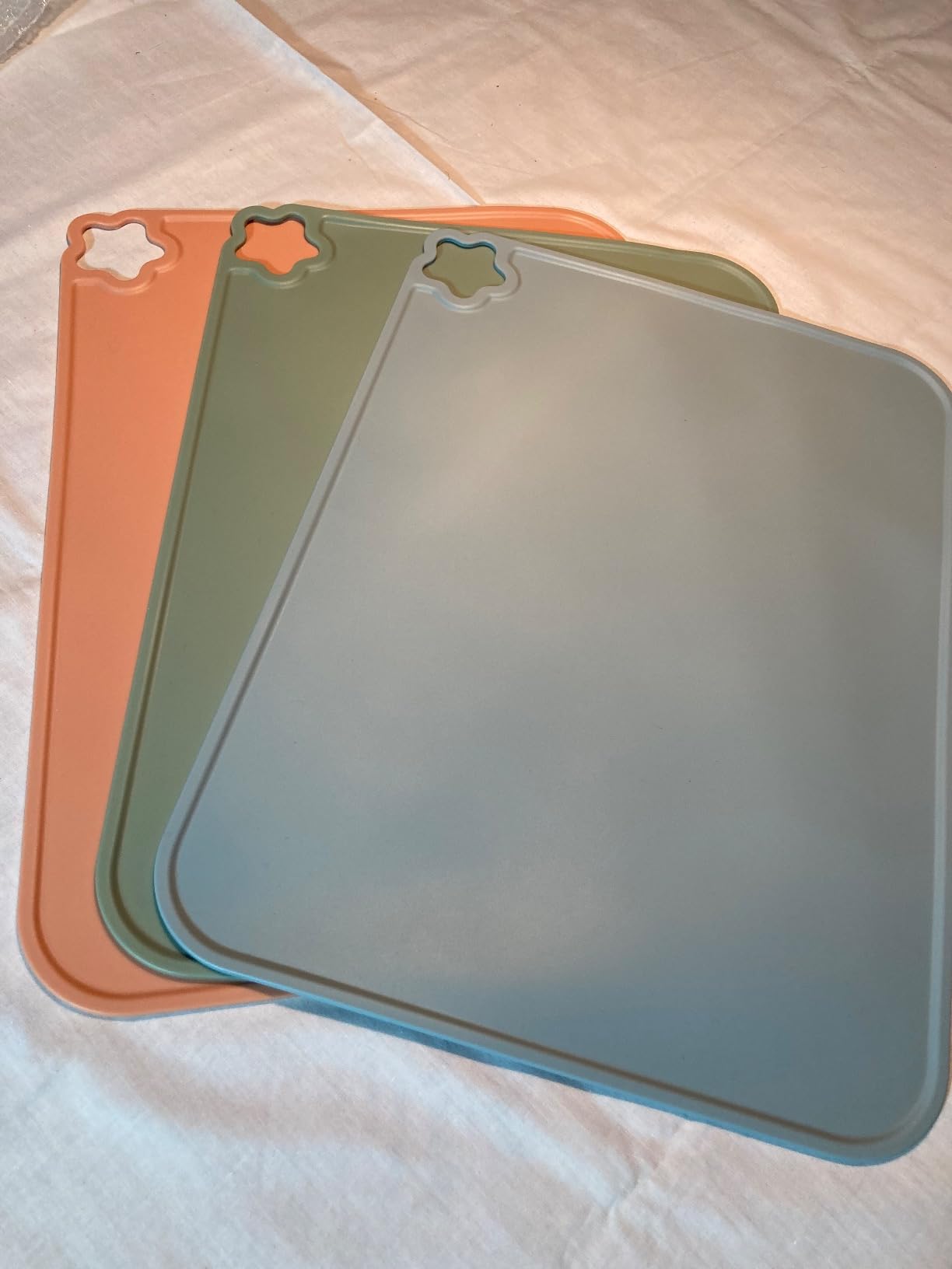 Silicone Placemat for Toddles Kids Non-Slip Reusable Portable Kids Placemats for Dinning Table Heat Resistant Placemats, Baby Placemat Stain Resistant Silicone Mat for Dining Table 3 Pack customer photo 2