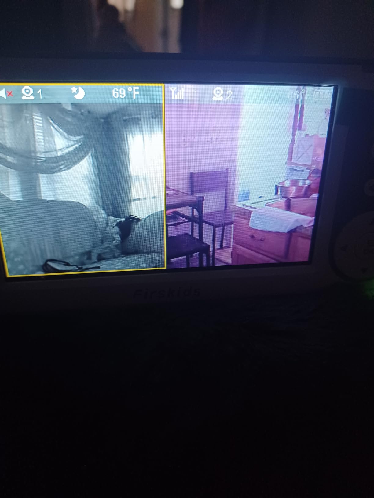 Split-Screen Baby Monitor with 2 Cameras No WiFi, 30H Battery, Pan-Tilt-Zoom, Night Vision, 2-Way Audio, Room Temp Sensor, Lullaby, Plug & Play - Ideal for Travel customer photo 2