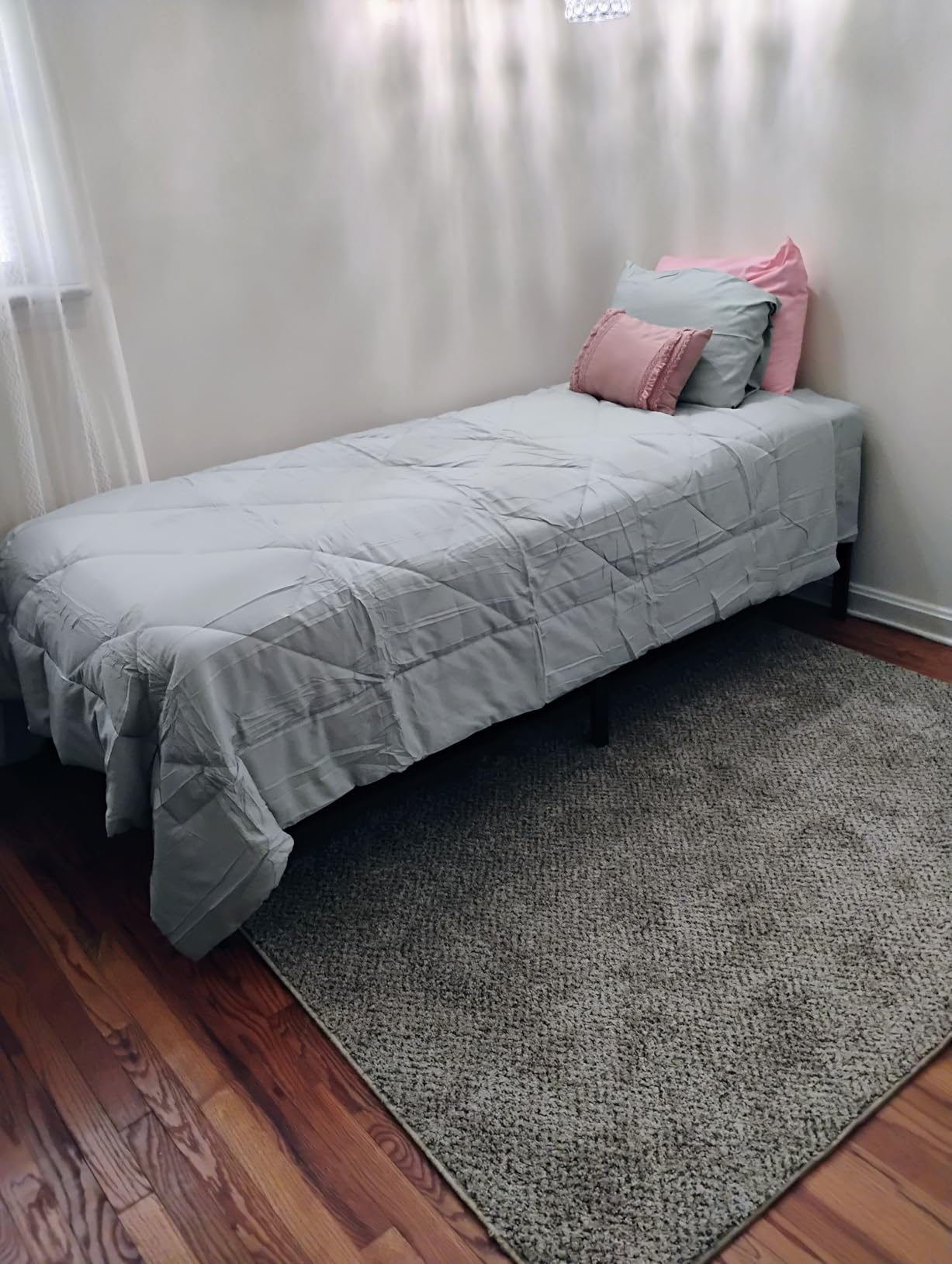 QEROMY Twin Bed Frame - 18 in Sturdy Platform Bed Frame Twin Size, Heavy Duty Metal Bed Frame No Box Spring Needed, Quick & Easy Assembly, No Noise, Black customer photo 1