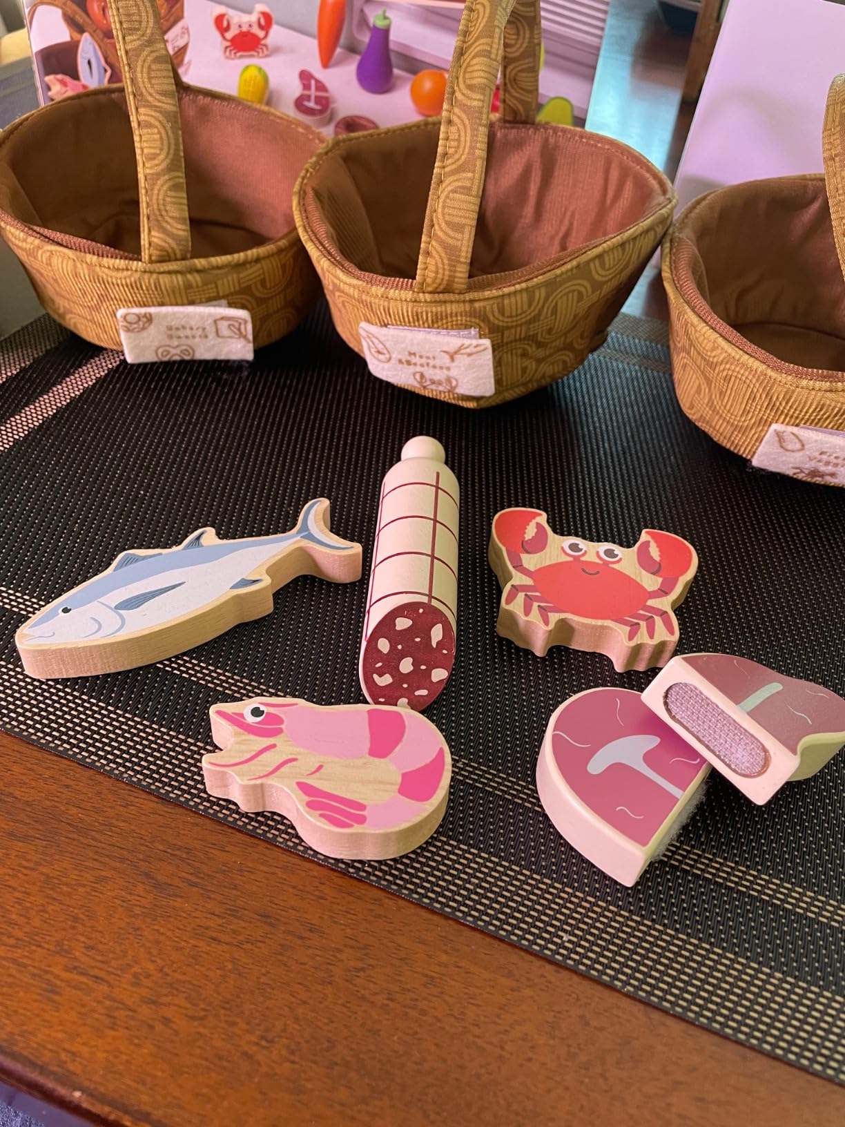 Lehoo Castle Wooden Play Food Set, Toy Food for Toddlers 1-3, Pretend Play Kitchen Accessories, Cutting Food Toys, Montessori Sorting Toys for Kids 3-5 Girls Boys customer photo 1