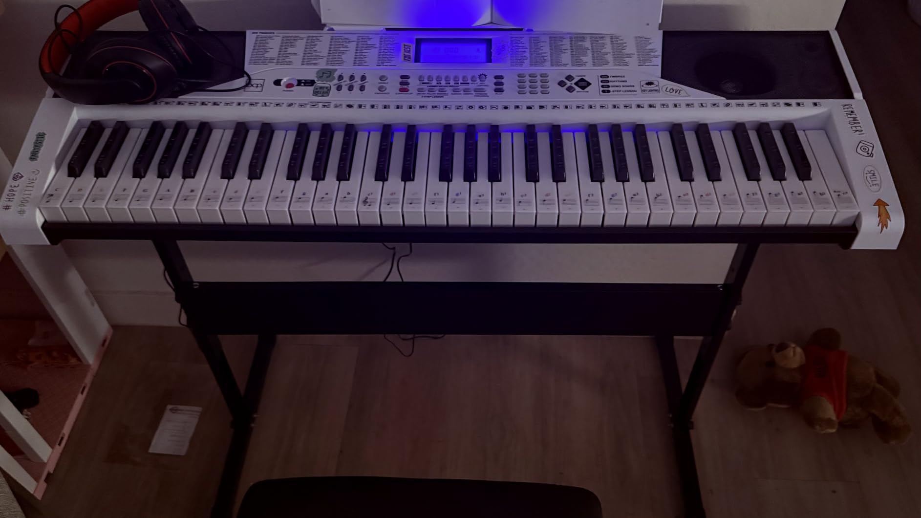 Best Choice Products 61-Key Beginners Complete Electronic Keyboard Piano Set w/Lighted Keys, LCD Screen, Headphones, Stand, Bench, Teaching Modes, Note Stickers, Built-In Speakers customer photo 1