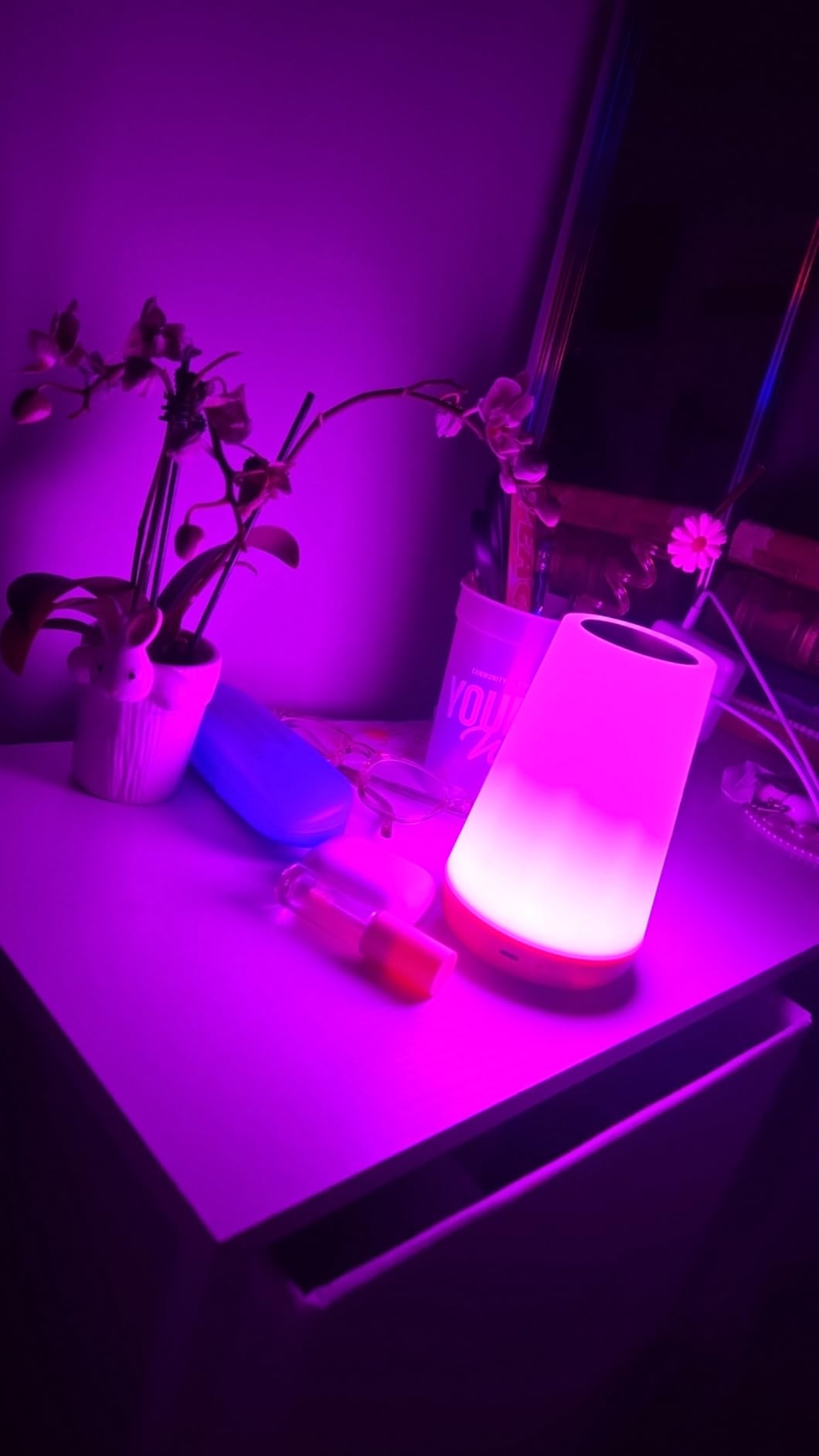 Auxmir Rechargeable LED Night Light, Touch & Remote Control Bedside Lamp with 13 Colors, 5 Brightness Levels, Portable Table Lamp for Kids Baby Nursery, Bedroom, Bathroom, Camping customer photo 1