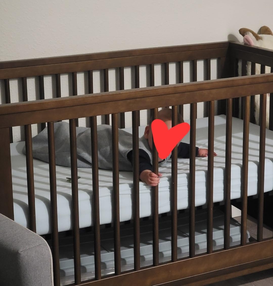 DaVinci Marley 3-in-1 Convertible Crib in Walnut, Greenguard Gold and FSC Certified customer photo 2