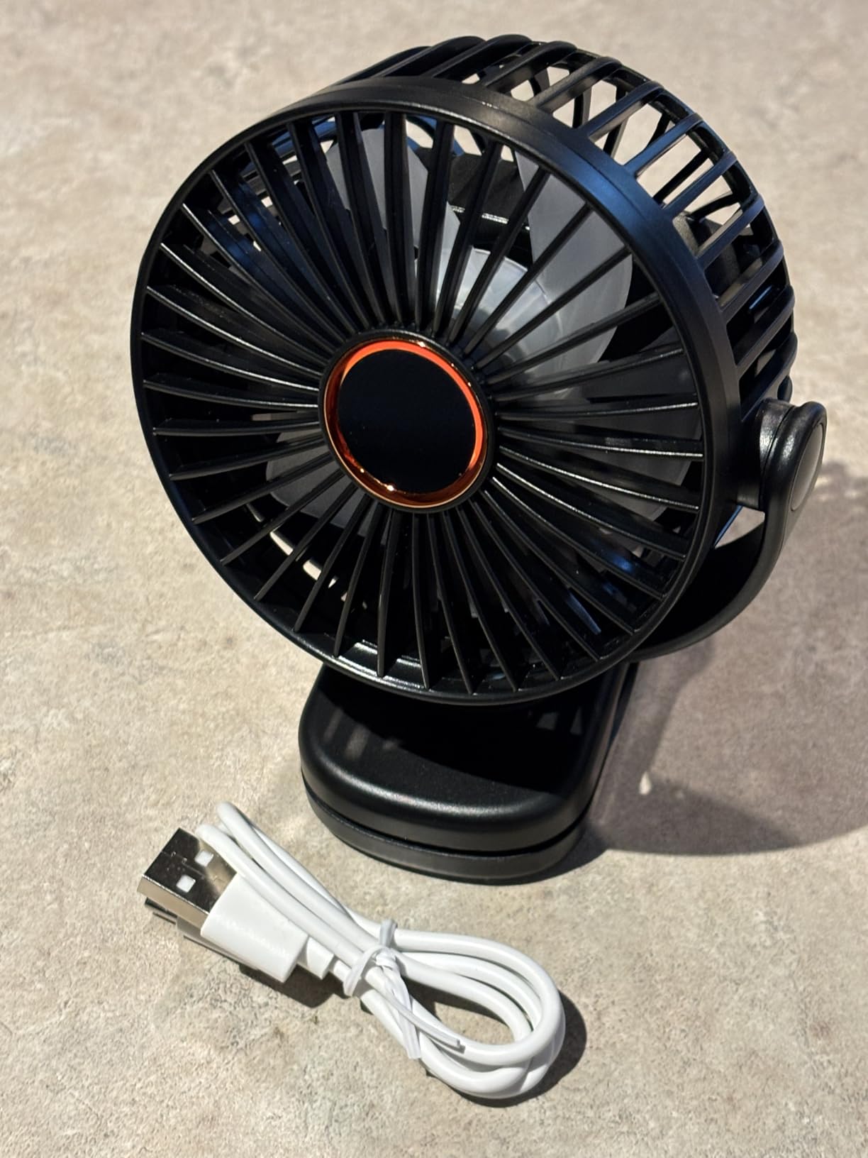 TUNISE Mini Clip on Fan, Battery Operated Desk Fan, Digital display, 3 Speeds Adjustable, Bidirectional 360 ° Adjustable, Super Strong Wind, Portable Fan for Home Office Stroller Camping Black customer photo 2