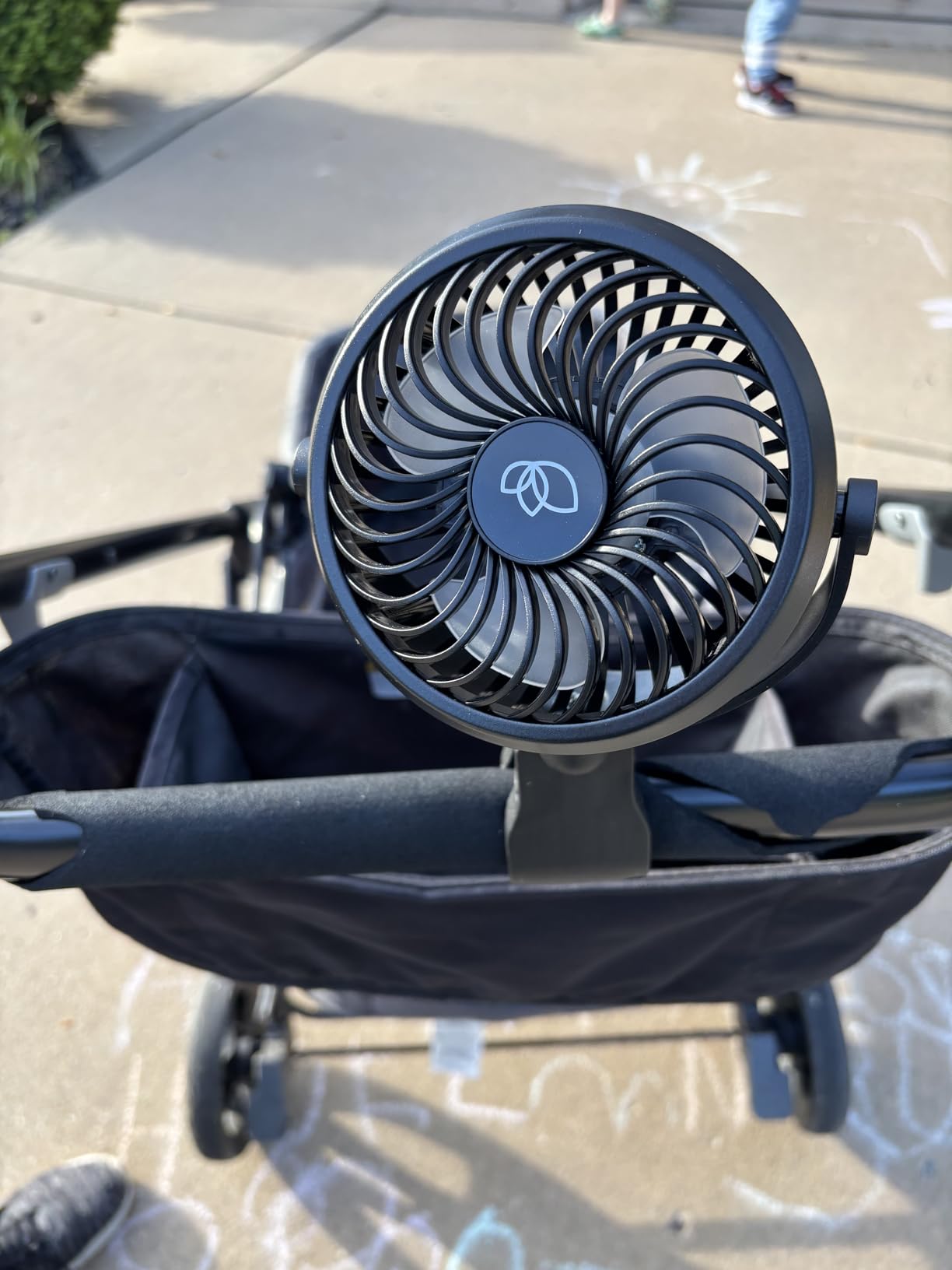 liuliuby Baby Stroller Fan with Clip | Clip On Fan for Baby Car Seat | Portable & Rechargeable with Durable Clamp | Stroller Accessories | Small Cooling USB Chargeable Battery (Jet Black) customer photo 1
