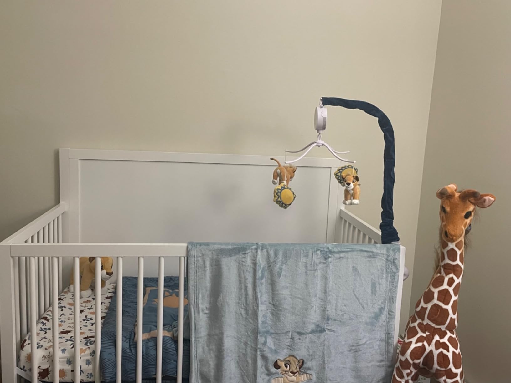 Dream On Me Dillian 5-in-1 Convertible Full-Size Baby Crib in Pebble Grey, GreenGuard Gold & JPMA, Converts to Toddler, Day & Full-Size Bed, 3 Mattress Heights, Sustainable Pinewood customer photo 1