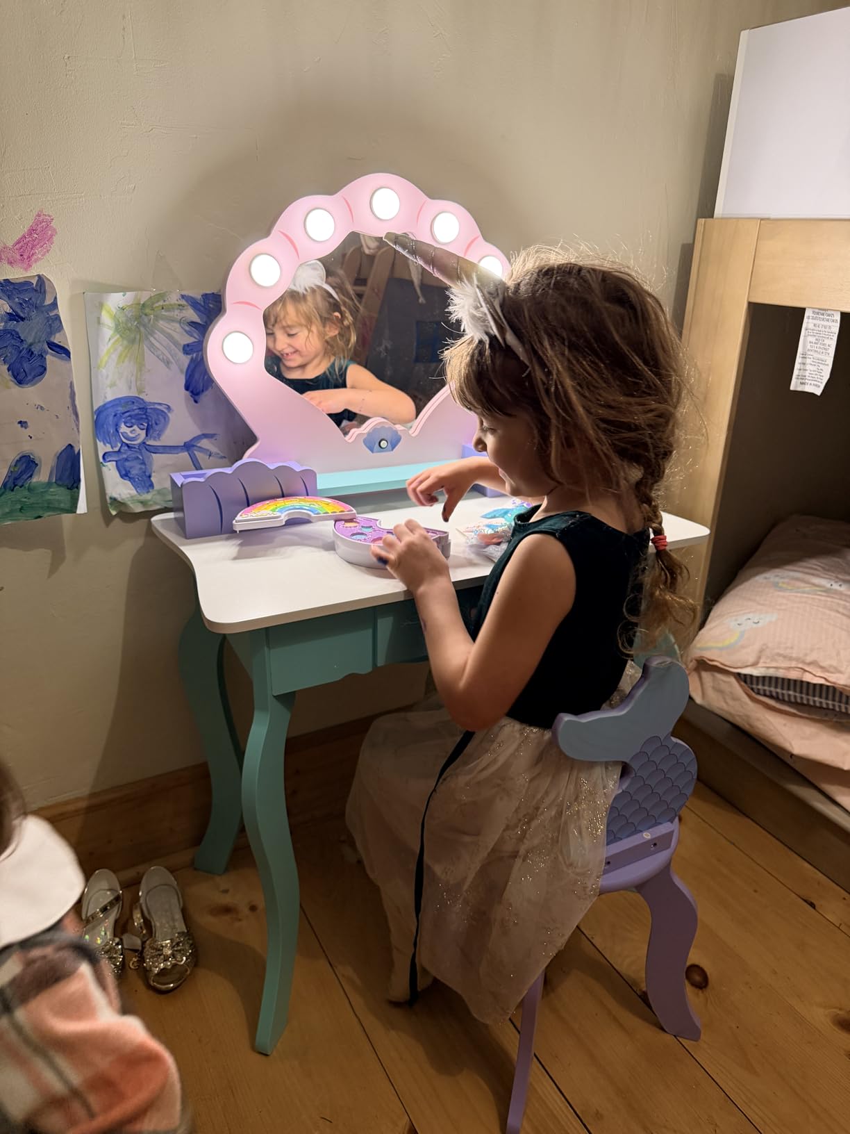 BRINJOY Kids Vanity Set with Lighted Mirror, Princess Make Up Dressing Table and Stool Set w/Jewelry Storage Rack & Make Up Brush Holder, Wooden Children Vanity Table Pretend Playset for Girls customer photo 1