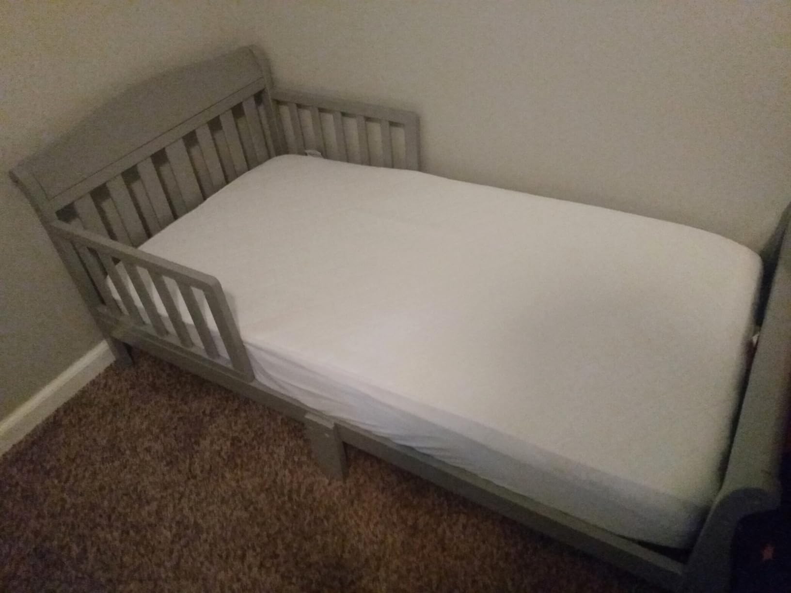 Graco Premium Waterproof Crib and Toddler Mattress Protector (1 Pack) - GREENGUARD Gold Certified, Machine-Washable & Dryer-Friendly, Waterproof Sleep Surface, Fits Baby Crib & Toddler Bed Mattress customer photo 1