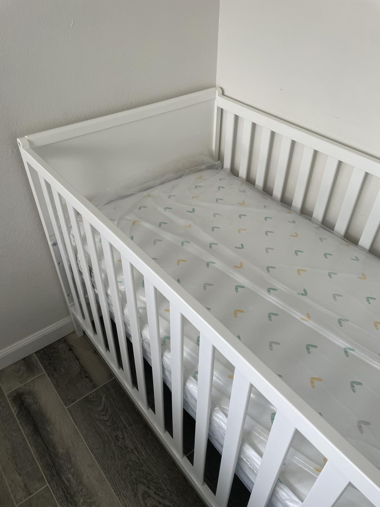 Delta Children Ruby 6-in-1 Convertible Crib & Changing Table 2-Piece Set - Greenguard Gold Certified, Bianca White customer photo 2