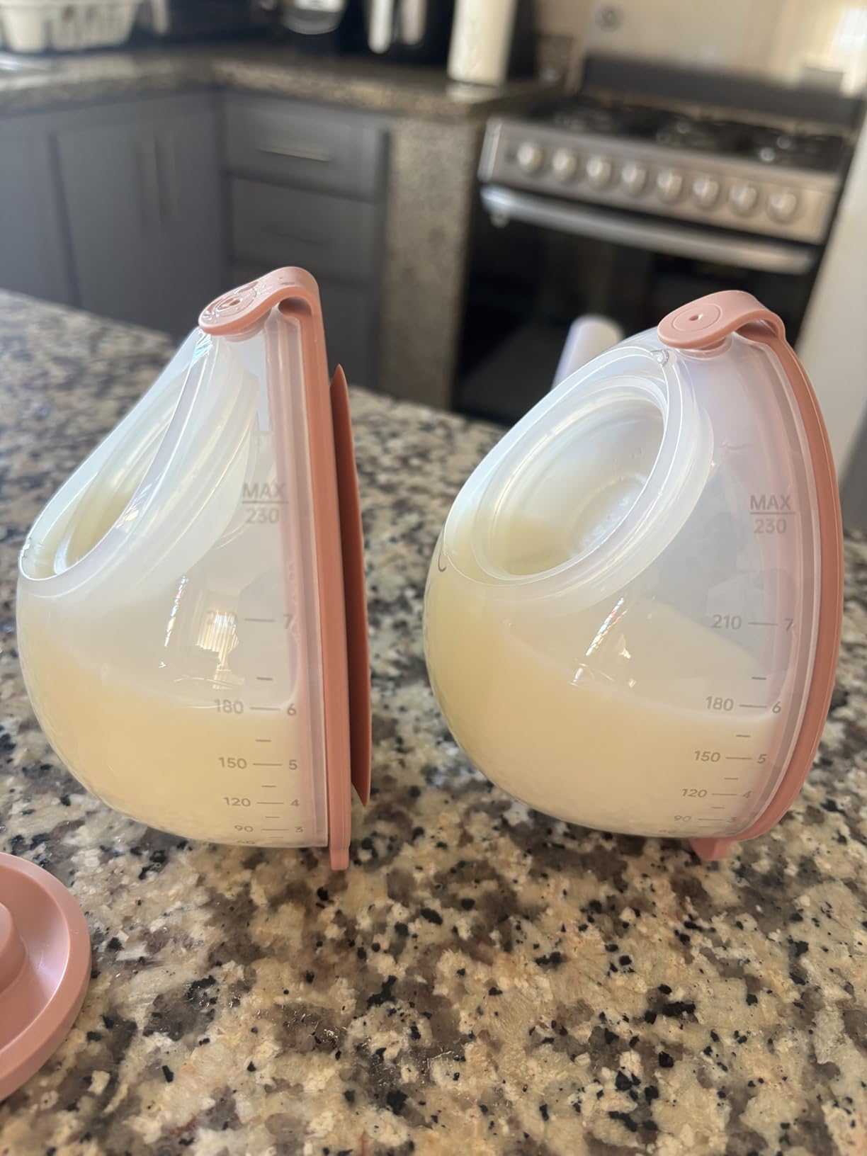 Momcozy Wearable Breast Pump V2 Pro Ultra-Lightweight, Double Electric Breast Pump Hands-Free & Portable Pump with Upgraded Flange, Quiet & Leak-Proof Electric Pump for Pumping Moms customer photo 1