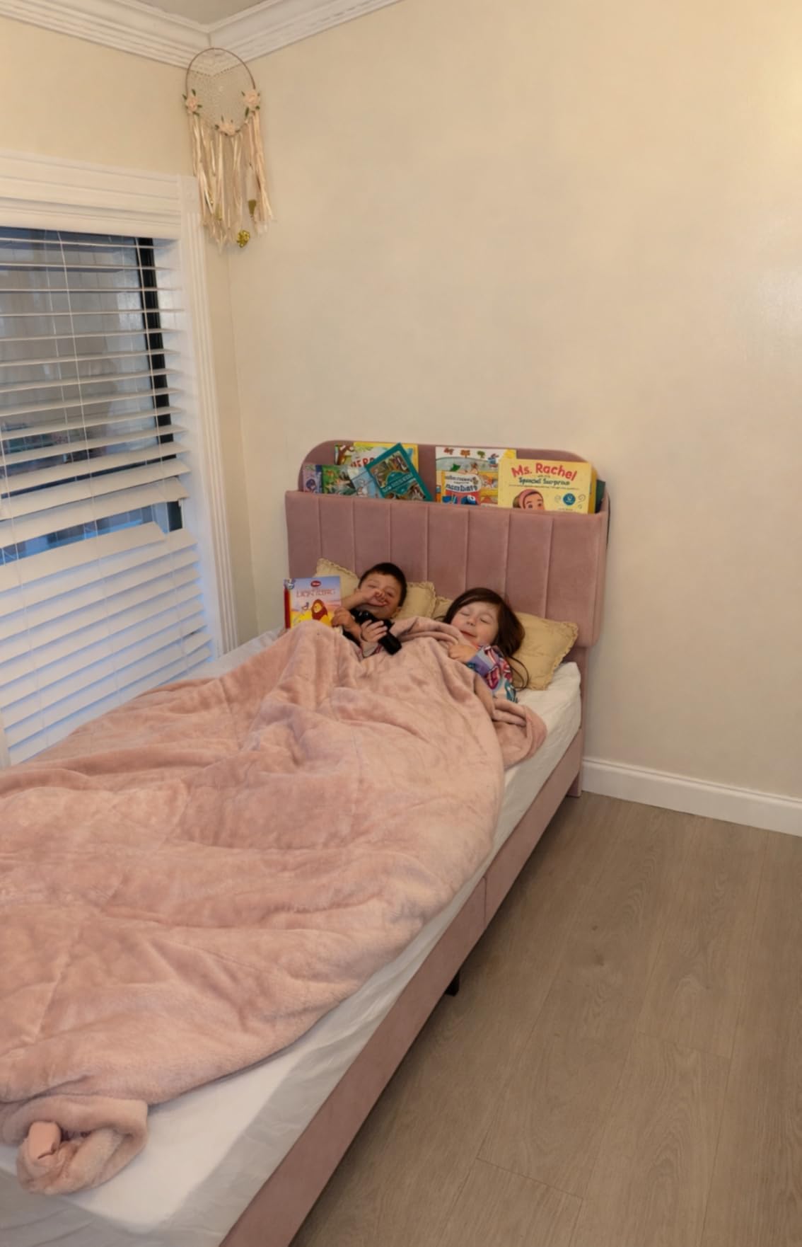 IDEALHOUSE Twin Bed Frames, Upholstered Platform Bed Frame with Bookcase Headboard, Velvet Platform Bed Mattress Foundation, Heavy Duty Steel Support Legs, Easy Assembly, Noise Free, Light Pink customer photo 2