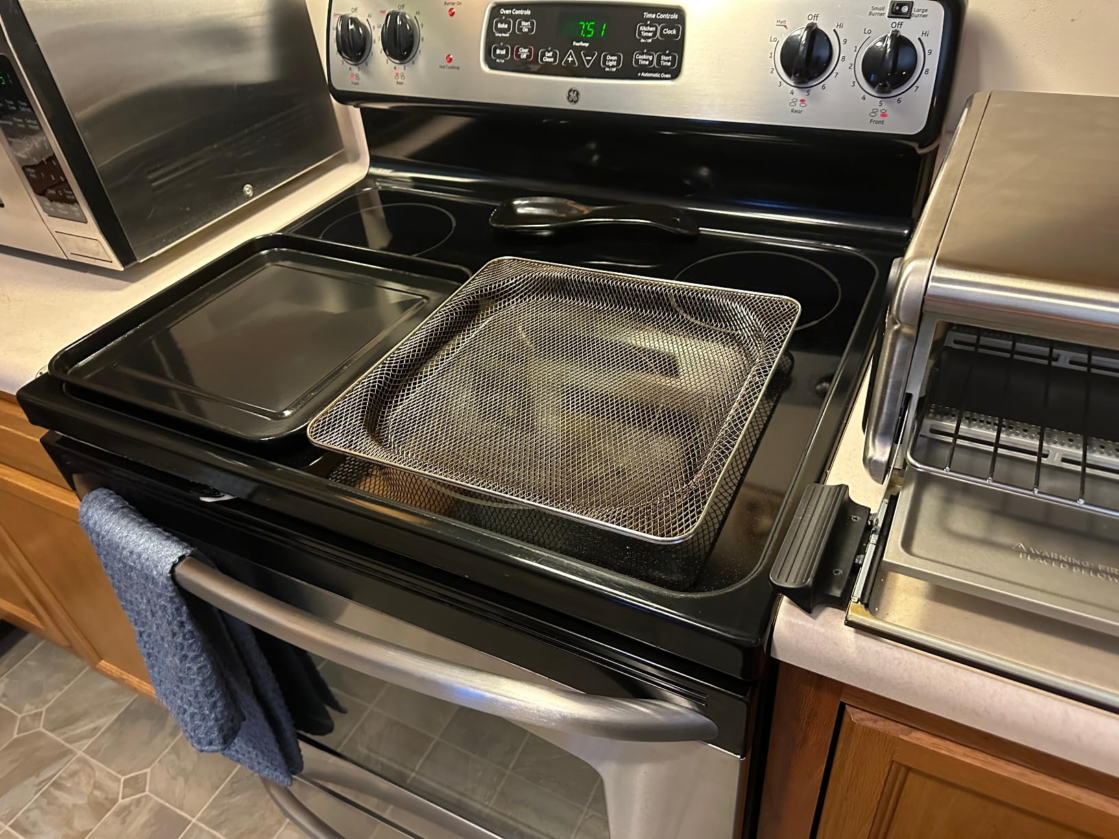 Ninja Air Fryer Toaster Oven Combo | 8-in-1 Functionality | Flip Up & Away for Storage Space | XL Capacity | Stainless Steel | SP151 customer photo 2