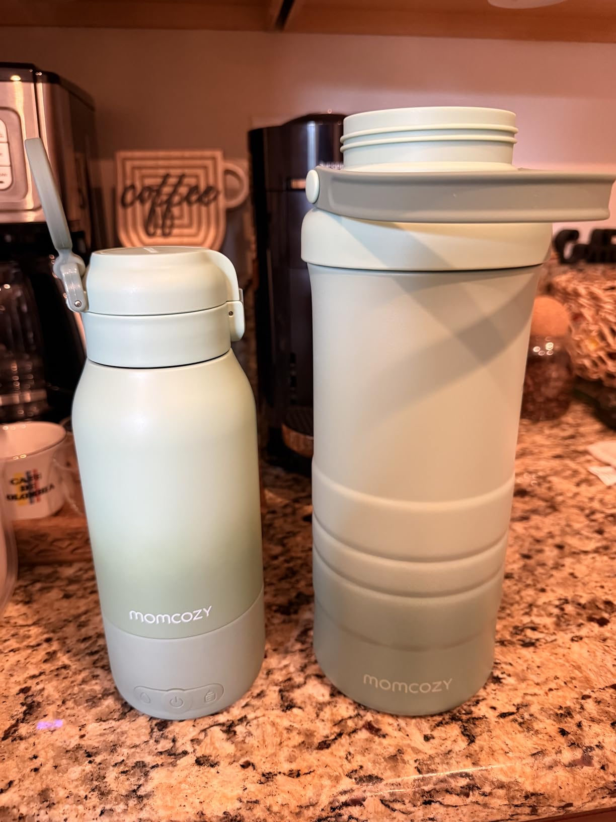 Momcozy 22oz Portable Breast Milk Cooler for Outdoor, Life Saver with 360 Degree Total Cooling for 24 Hours, Larger Capacity Travel Breastmilk Chiller with 2pcs Baby Bottles for Breastmilk Storage customer photo 1
