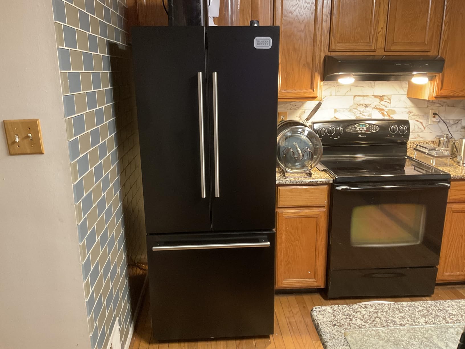 BLACK+DECKER 8.5 Cu. Ft. Upright Freezer, Stand Up Freezer with Mechanical Temperature Control, Freezer with 3 Shelves and 4 Door Bins, Manual Defrost, BUF850LS, Stainless Steel Look customer photo 1