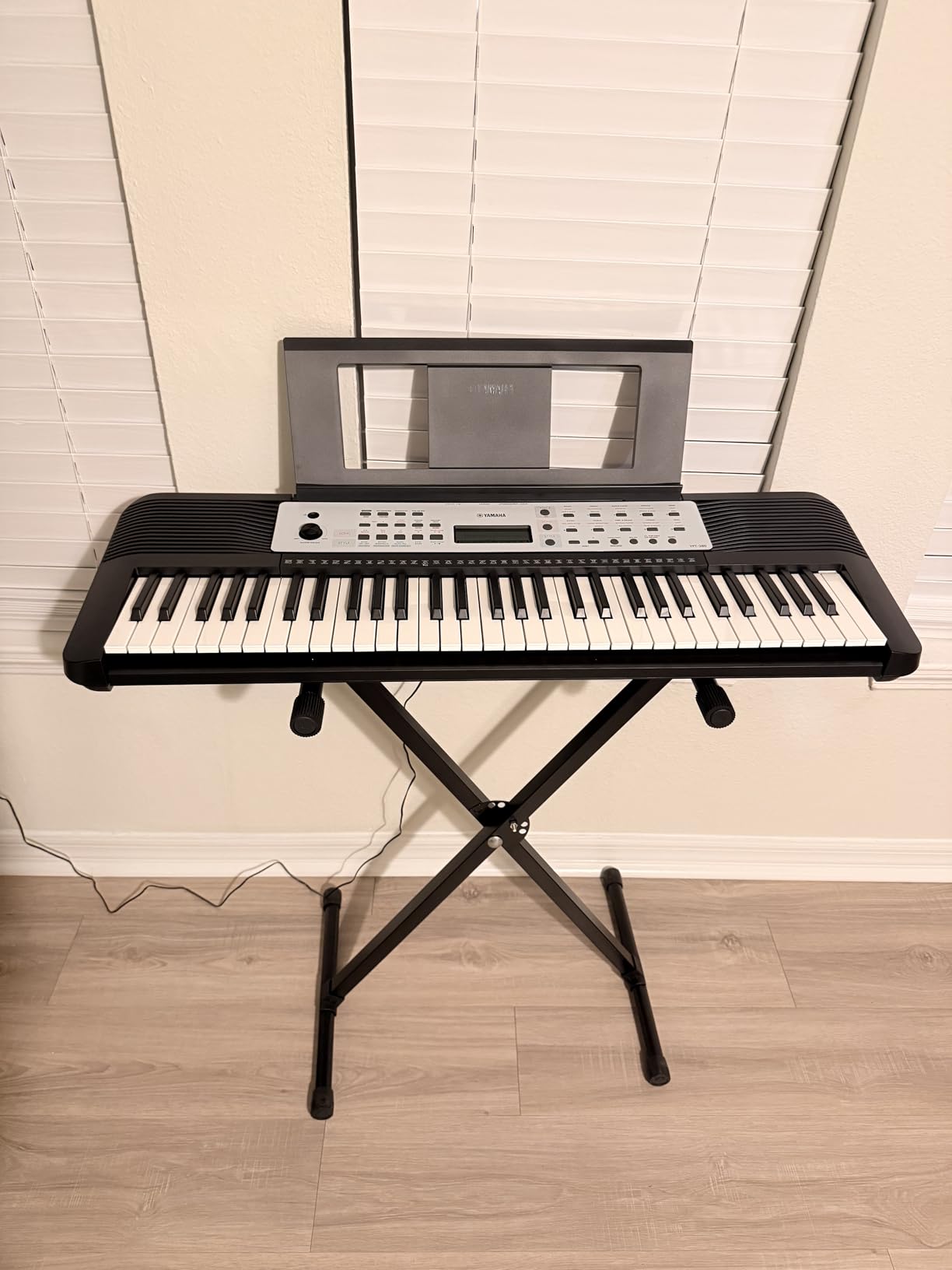 Yamaha 61-Key Portable Keyboard for Beginners with Built-In Songs, Quiz Mode, Music Rest, with Power Adapter (YPT280) customer photo 2