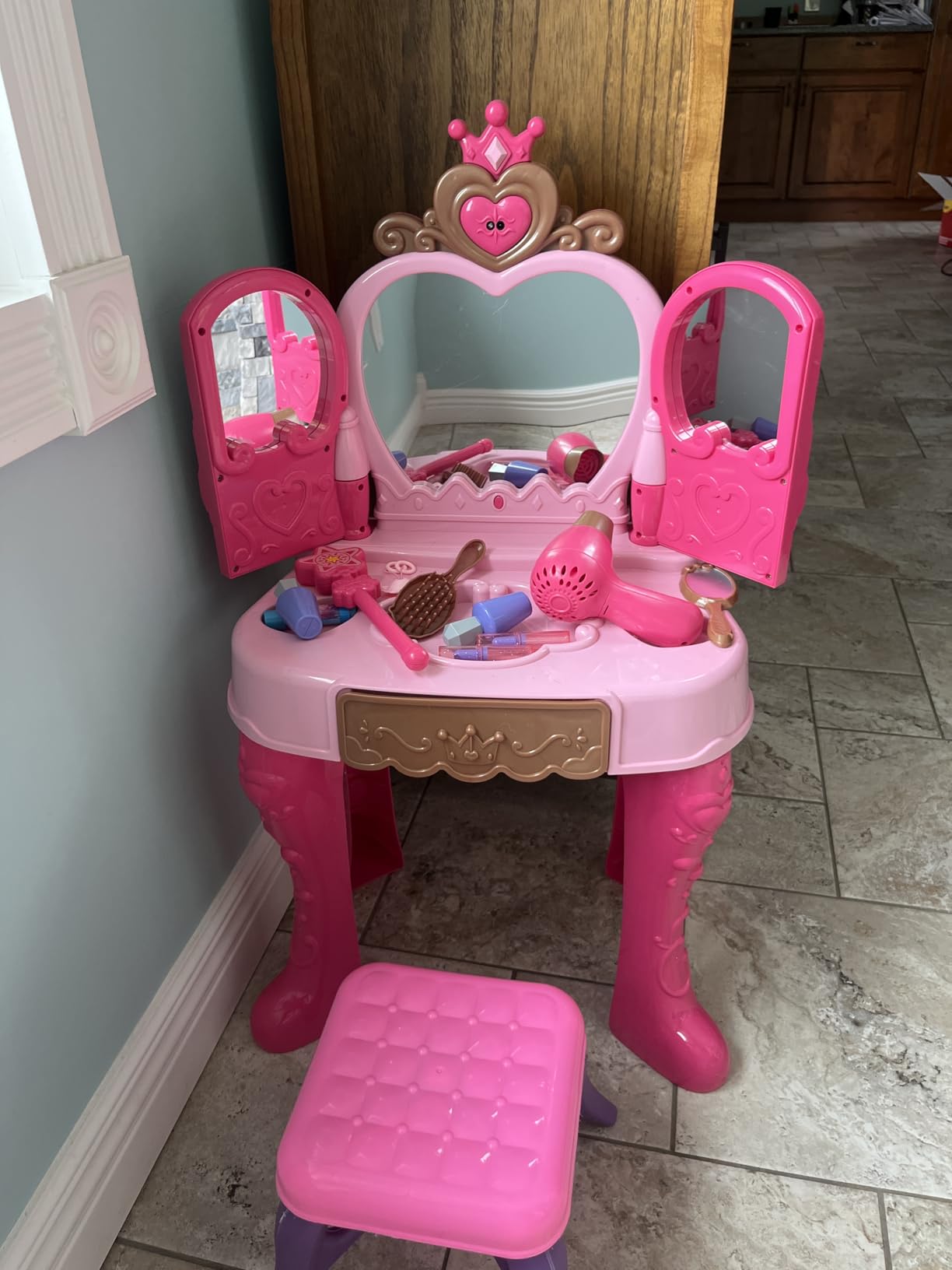 Toddler Vanity Magic Makeup Set Table & Chair Girl Toy Automatically Mirror with Music Light Pink Toys for 3 4 5 Year Old Girl Hair Salon Pretend Play Princess Dress Up Playset Valentine Gift Age 3-5 customer photo 2