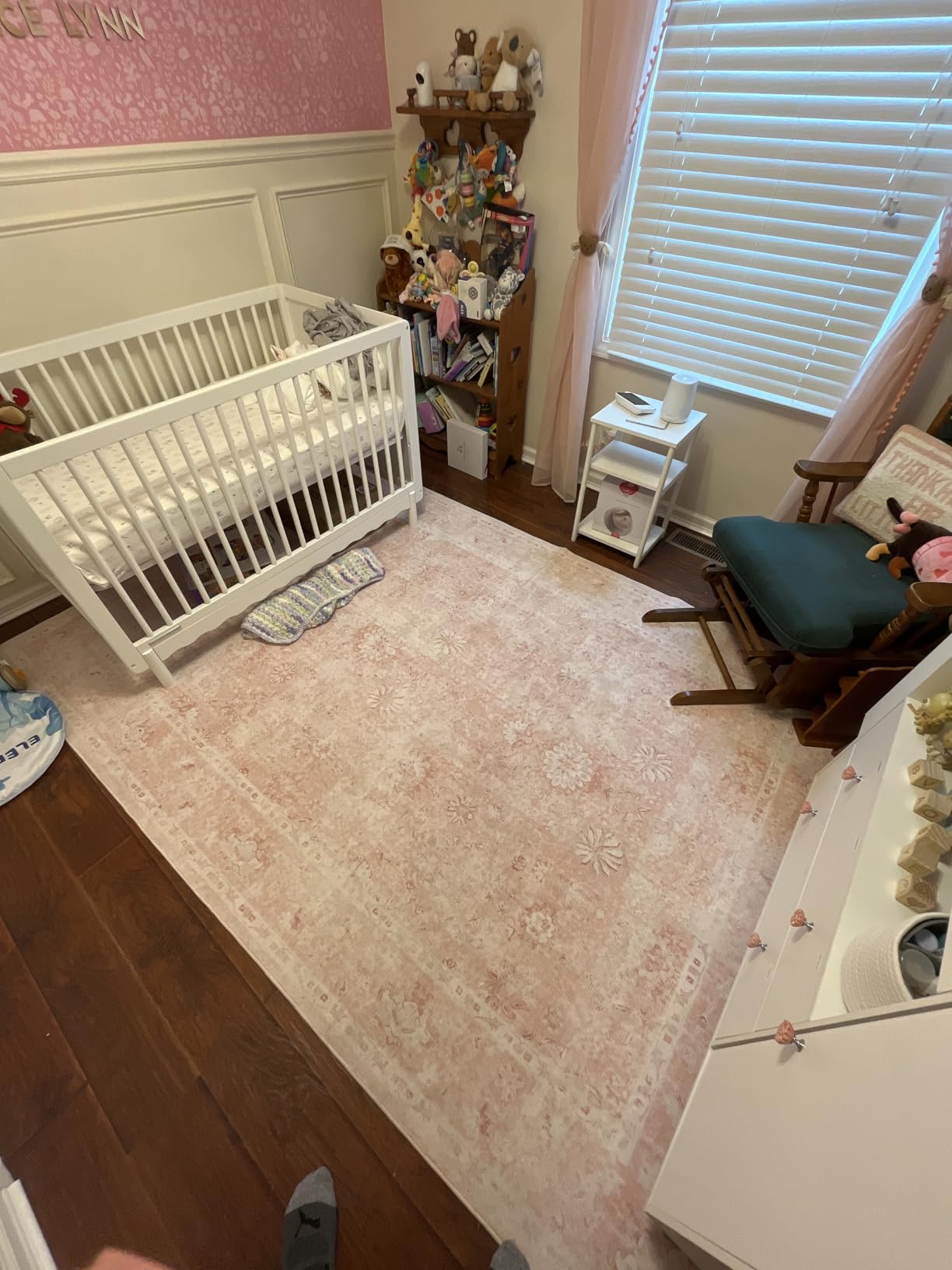 LIMON HOME Machine Washable Nursery Rug for Baby Girl, Cute Blush Rug for Bedroom Girls Living Room Dorm Kids Playroom, Super Soft Faux Wool Boho Floral Carpet 5 by 7 Pink and White customer photo 1