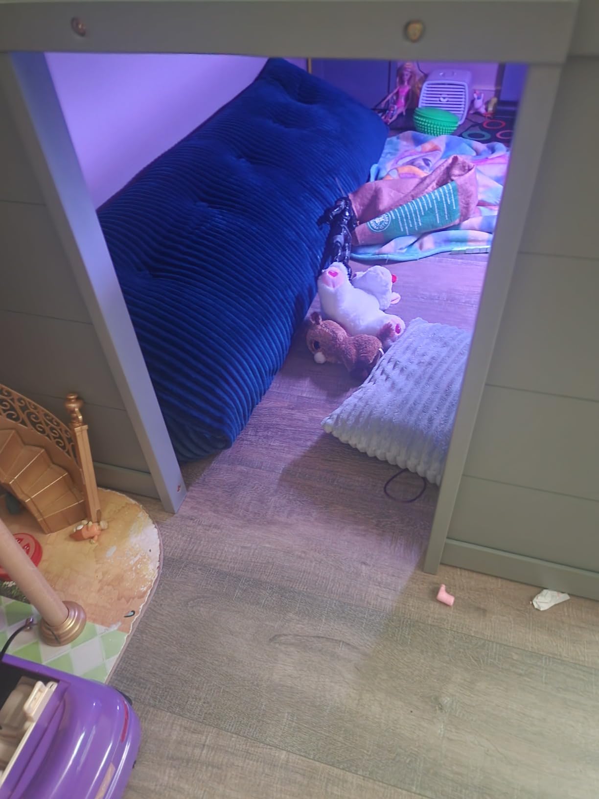Giantex Twin Loft Bed with LED Lights, Wooden Loft Bed Twin Size with Stairs & Safety Guardrail, Low Loft Bed for Kids with Storage Bookcase and Under-Bed Play Space, White customer photo 1