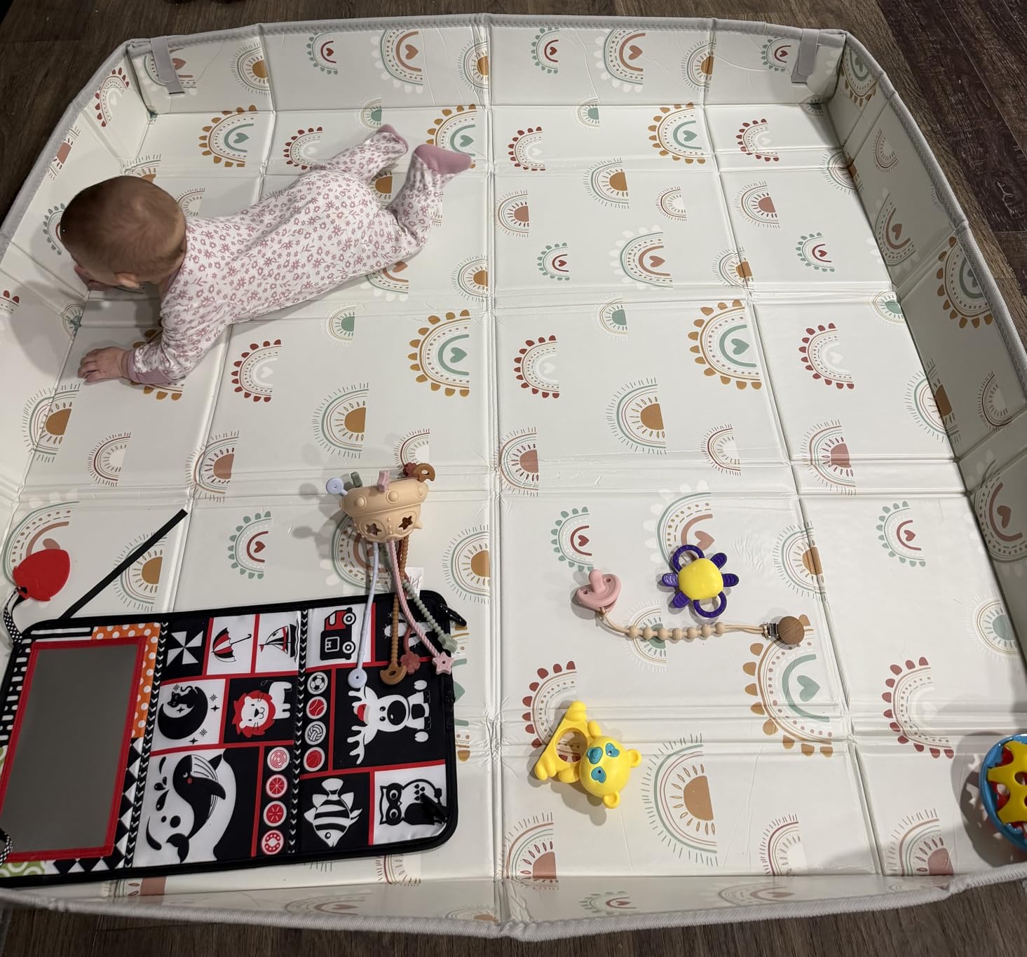 Infantino Foldable Soft Foam Play Mat, Reversible 57x57