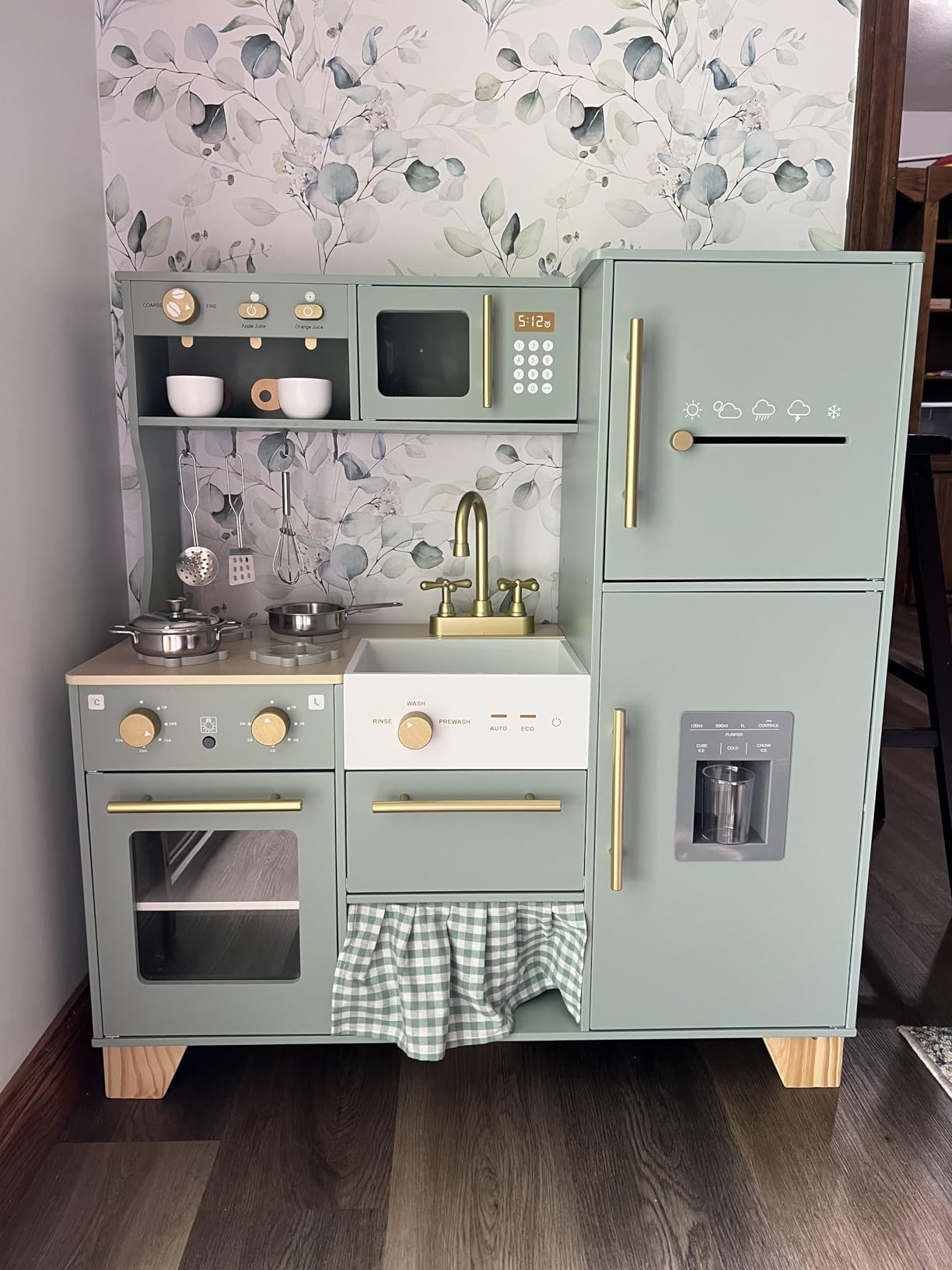 ROBUD Play Kitchen Set, Wooden Play Kitchen with Ice Maker, Fridge, Coffee Machine, Oven, Dishwasher, Microwave, Kitchen Accessories, Toy Kitchen Gift for Boys Girls, 3+ customer photo 1