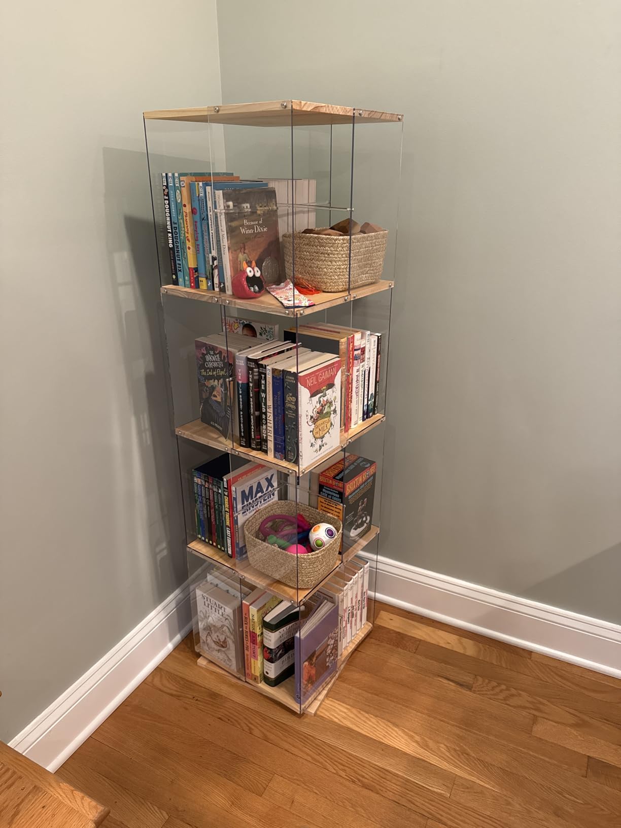 TAKEKIT Rotating Bookshelf, 360 Degree Revolving Bookcase, 4-Tier Spinning Bookshelf, Clear Acrylic & Solid Wood Rotating Bookcase for Kid's Playroom, Bedroom and Living Room, Square customer photo 2