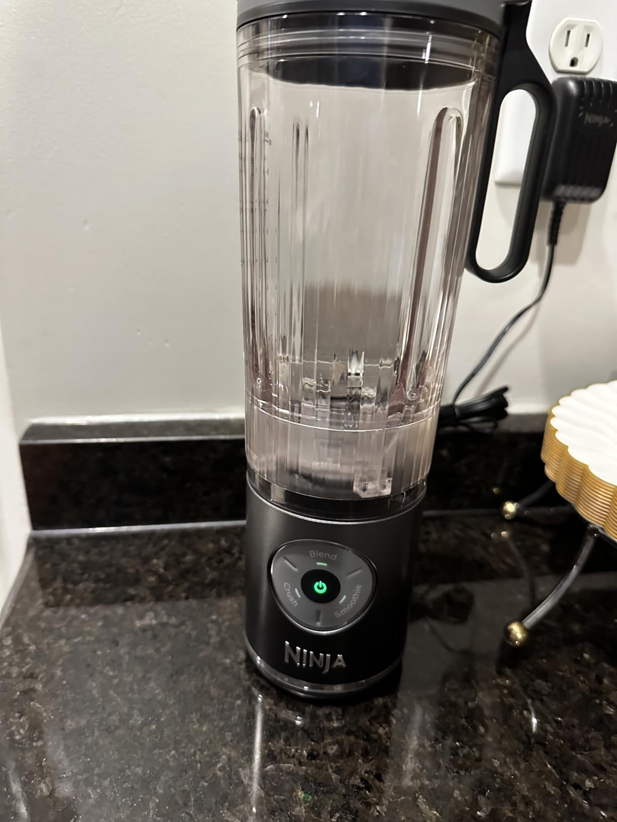 Ninja Blast Max, Portable Blender + Twist & Go, Personal Smoothie, Blend, Ice Crush, 3 Programs, Cordless, 22 oz removable Vessel, Dishwasher Safe, Leakproof, Navy, BC251NV customer photo 1