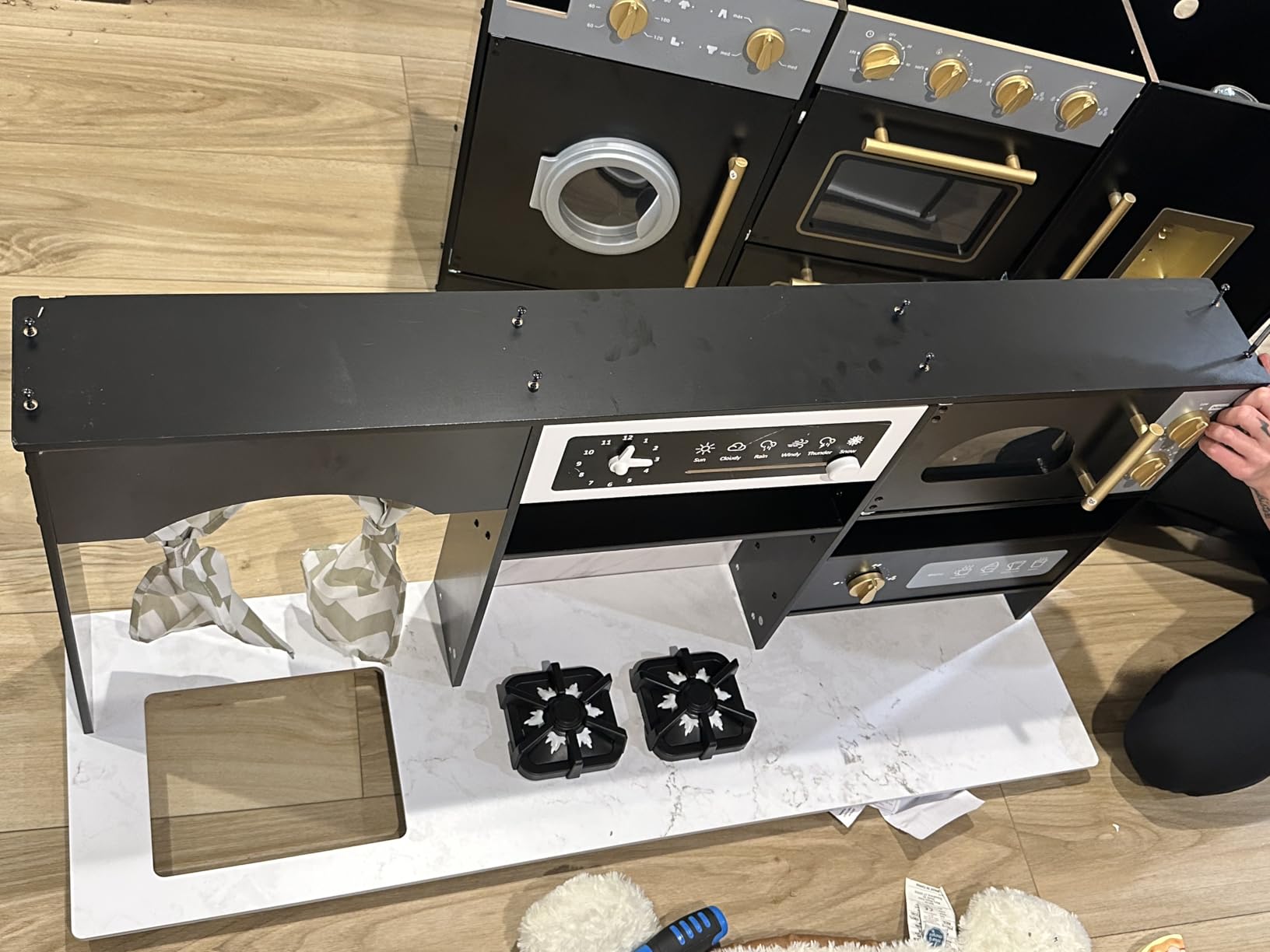 Large Wooden Play Kitchen with Light & Sound, Toy Sink and Water Dispenser with Running Water, Large Toddler Kitchen Playset with Washing Machine, Premium Gifts for Boys Girls Age 3+ customer photo 2