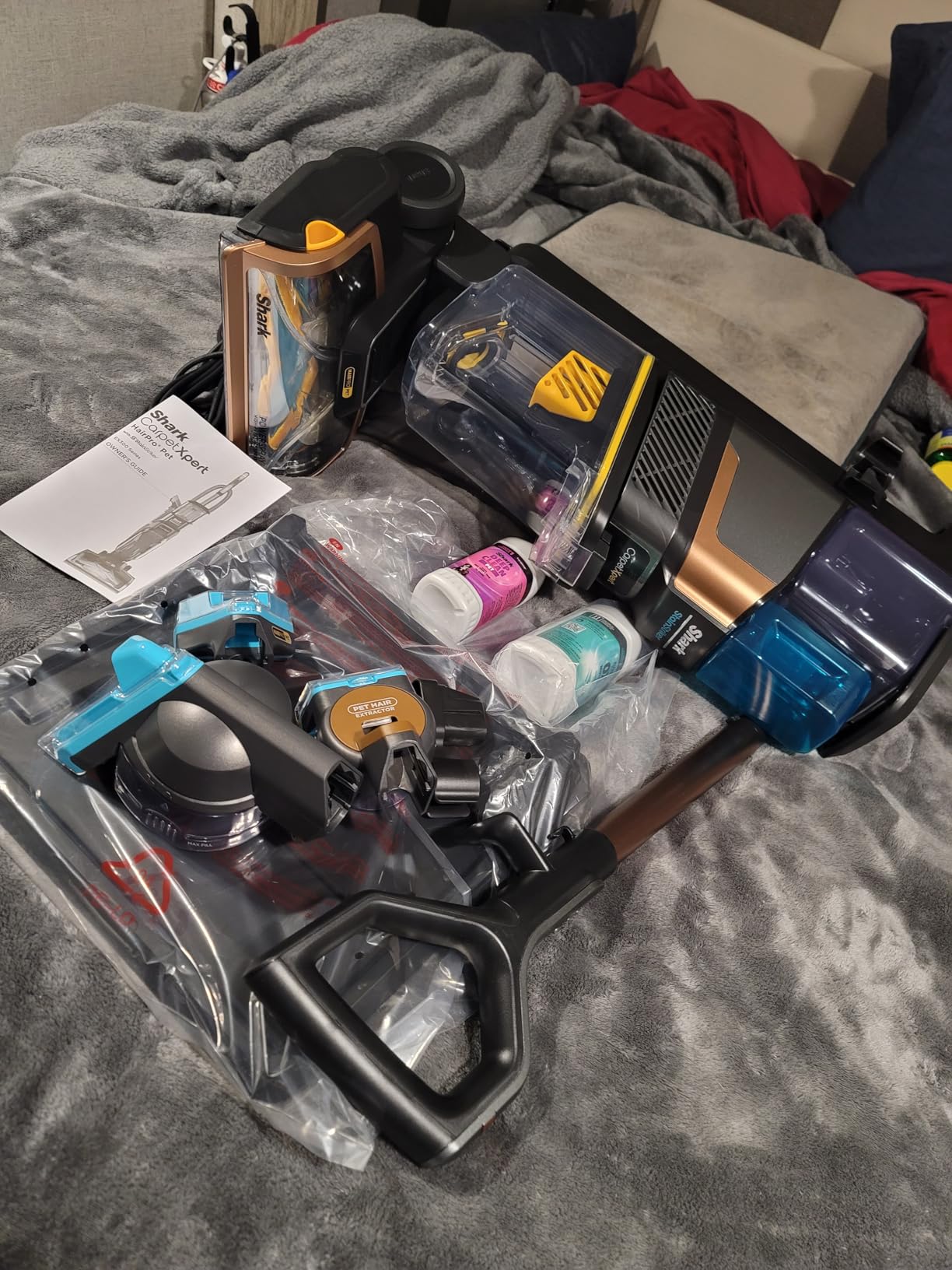 Shark CarpetXpert HairPro Upright Carpet, Area Rug & Upholstery Cleaner, StainStriker, Pet Hair Pickup, EX301 customer photo 1
