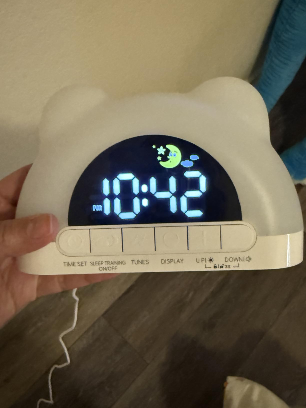 Hournor Kids Alarm Clock, Ok to Wake Alarm Clock for Kids, Toddlers Sleep Training Clock with 12 Colors Night Light for Bedroom, Sound Machine, Birthday Gift for Boys Girls Children(Adapter Include) customer photo 1